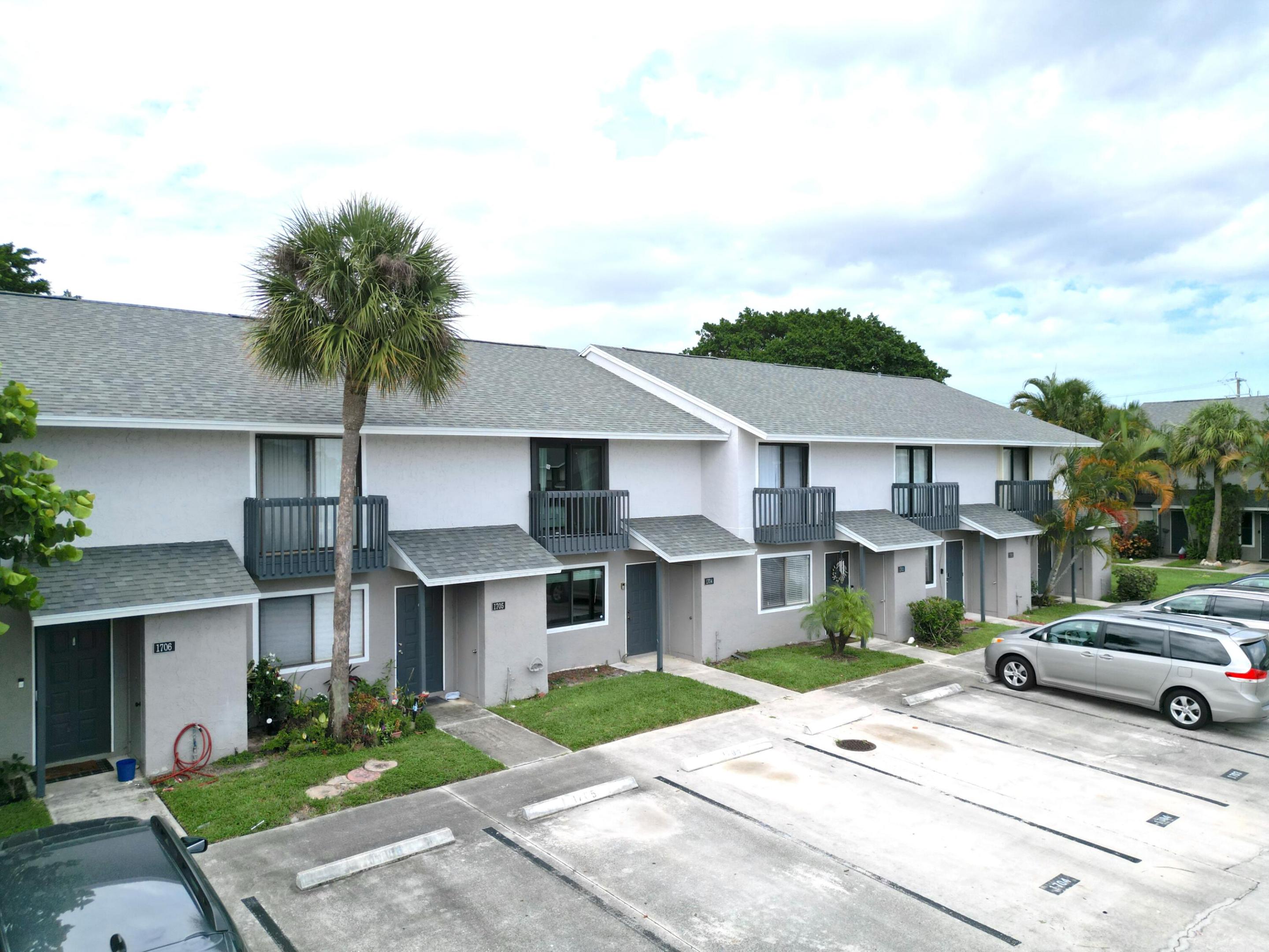 1704 Wharf Lane