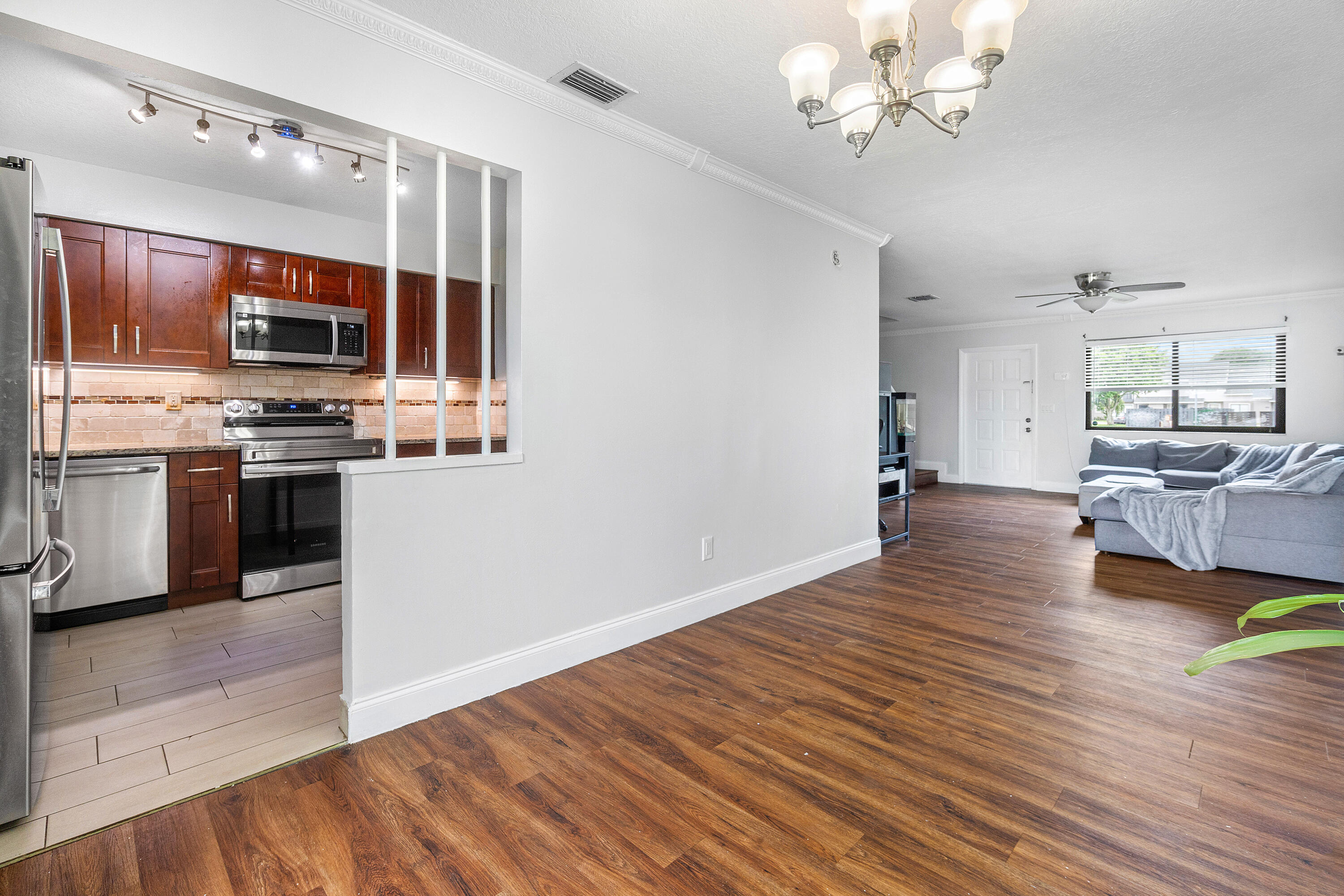 1704 Wharf Lane