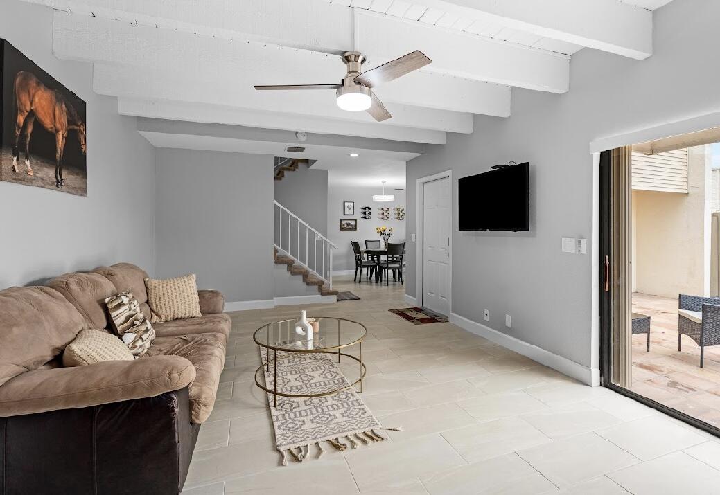 1590 Shaker Cir Circle
