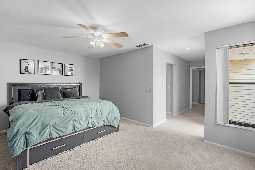 1590 Shaker Cir Circle