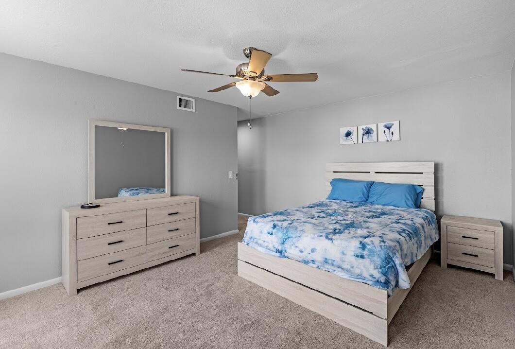 1590 Shaker Cir Circle