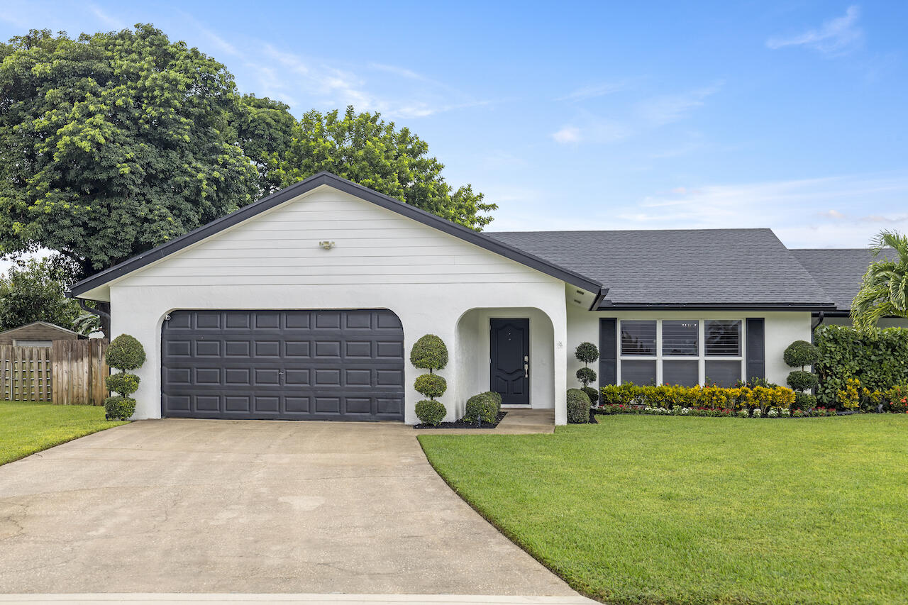 1145 Hickory Trail