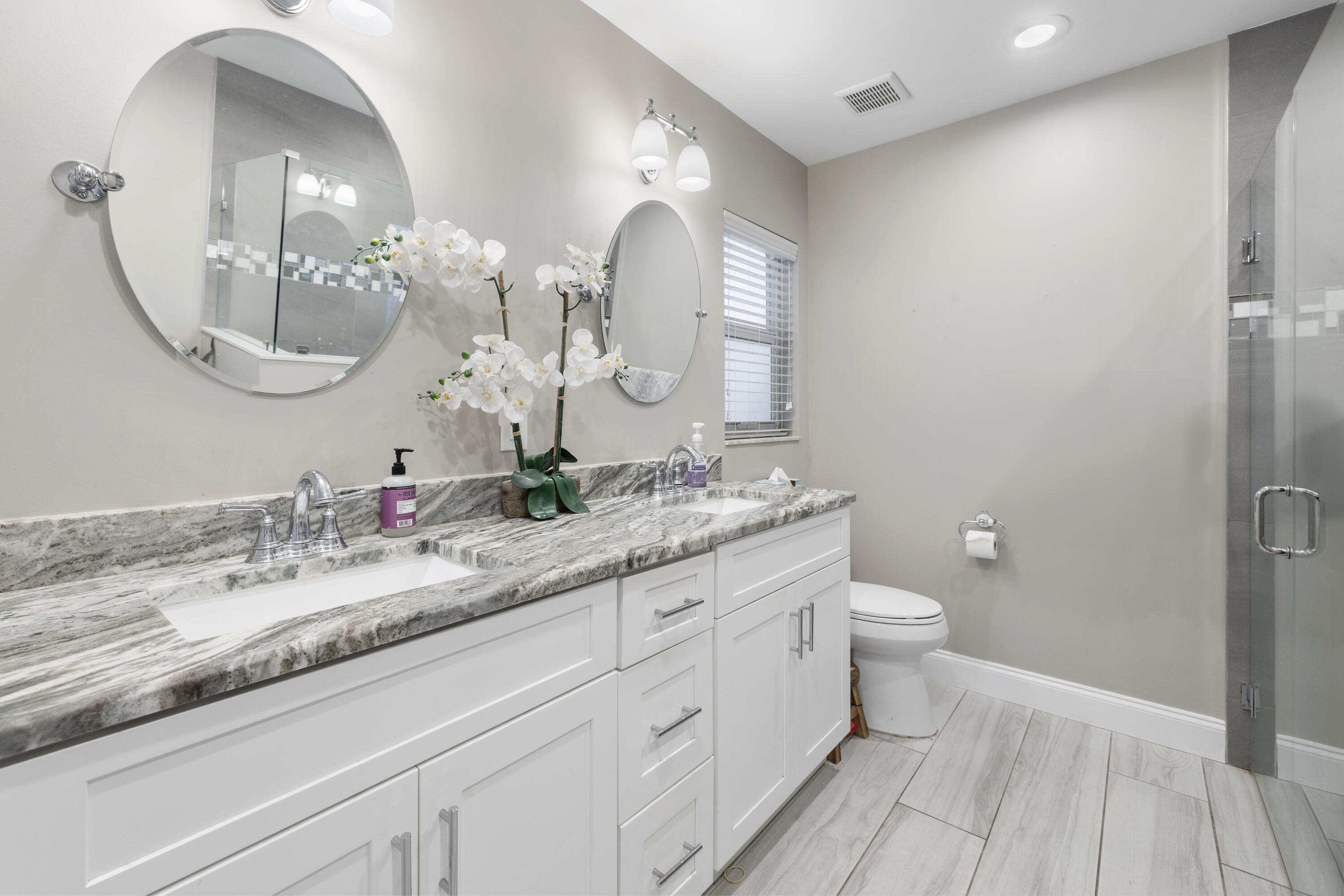 1145 Hickory Trail