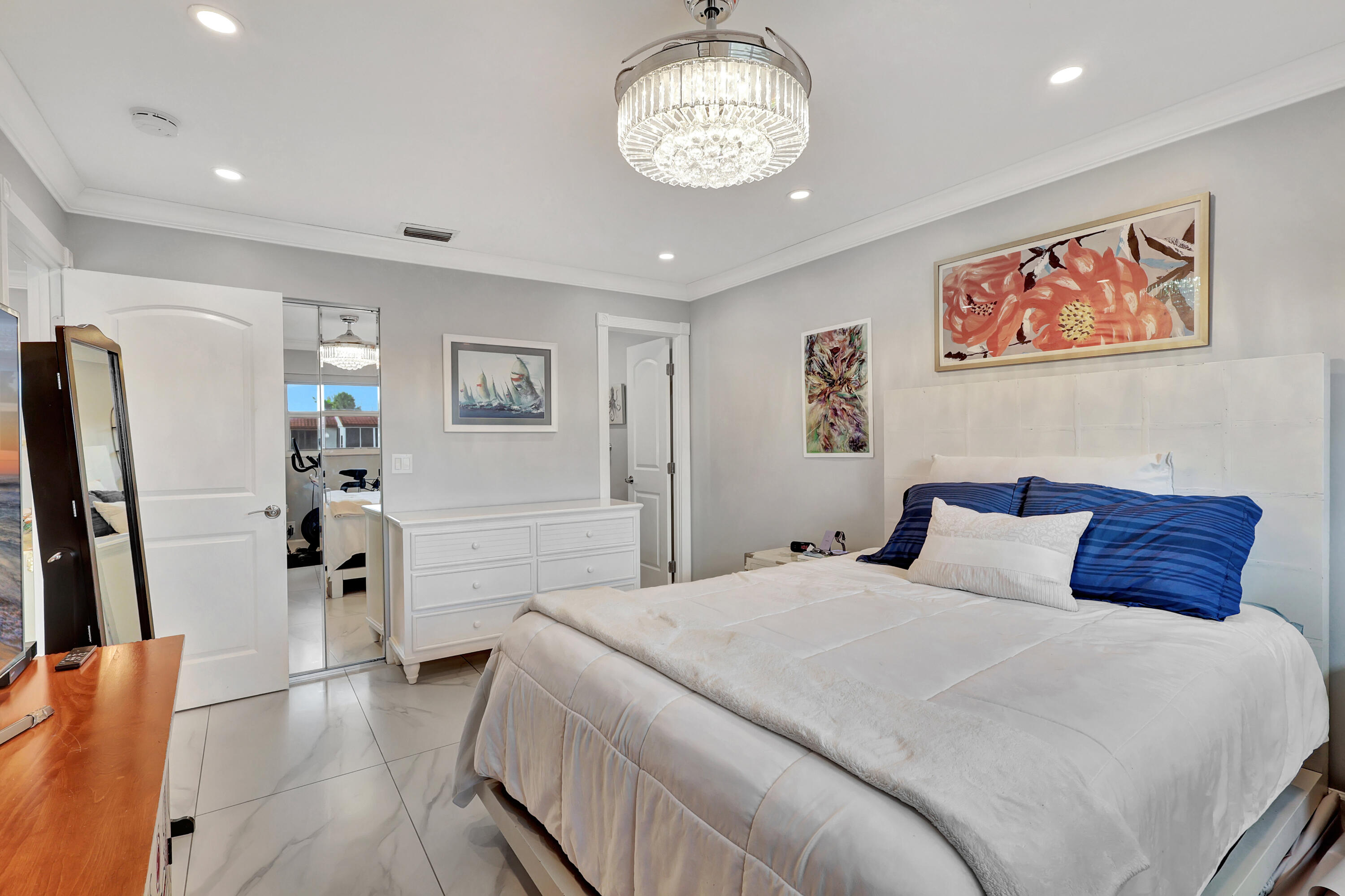 212 Lake Helen Drive 212