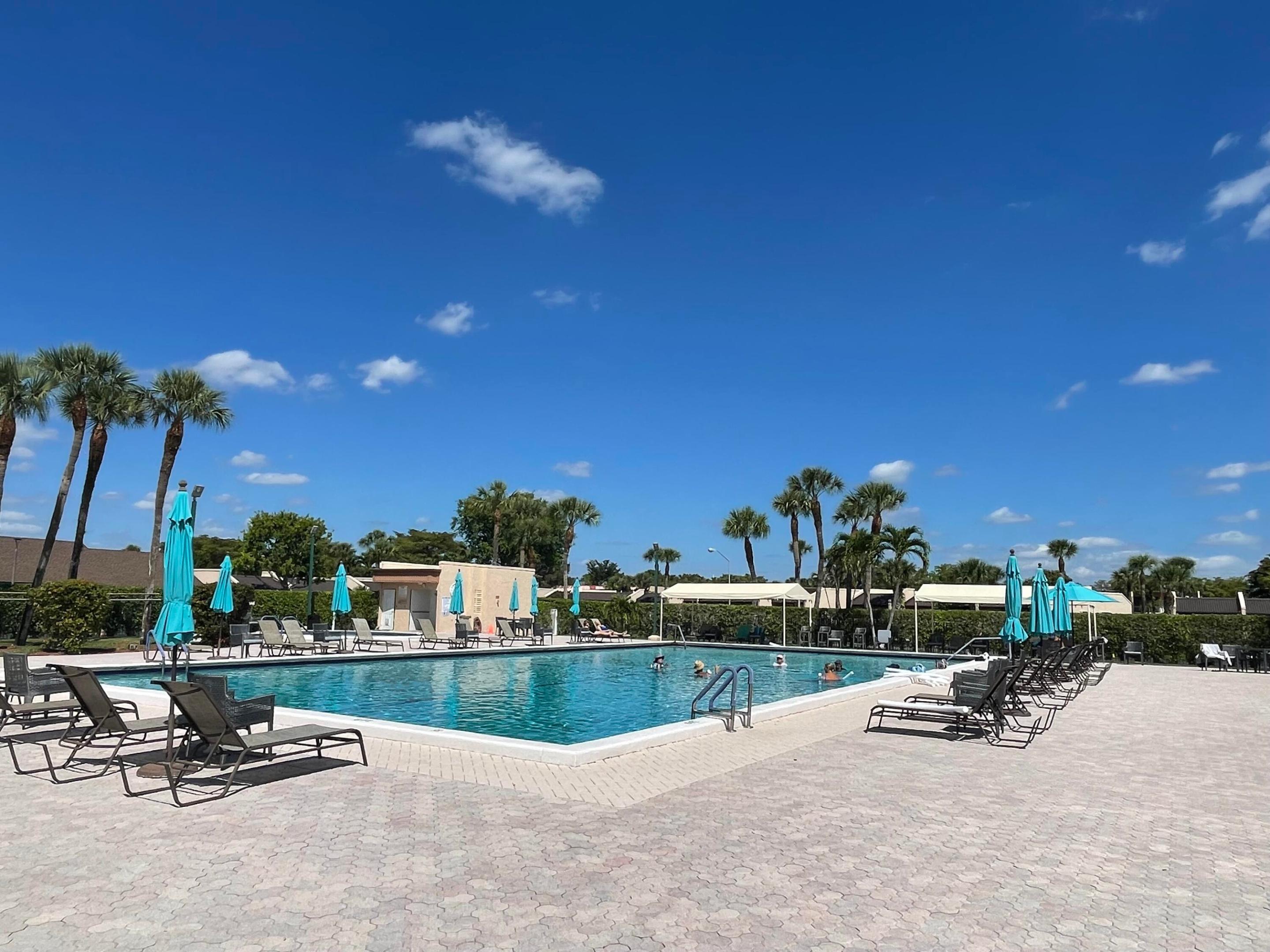 212 Lake Helen Drive 212