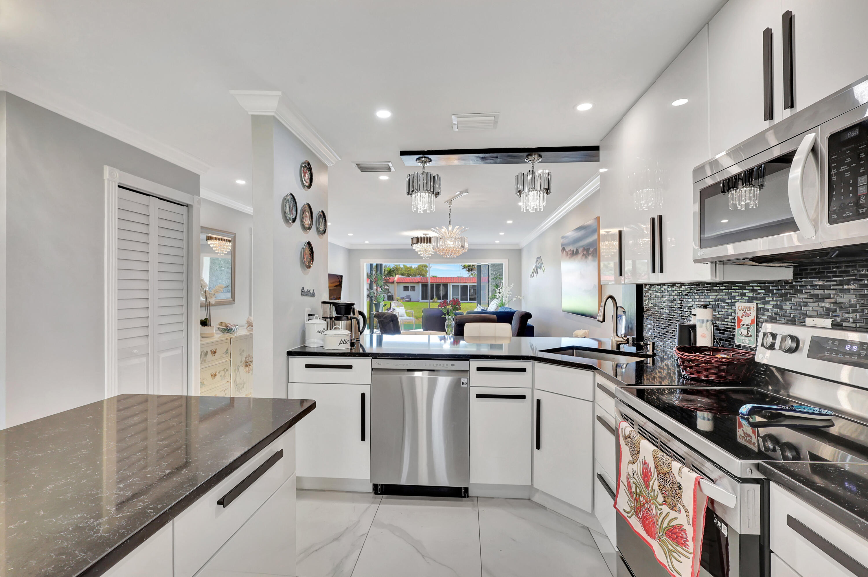 212 Lake Helen Drive 212