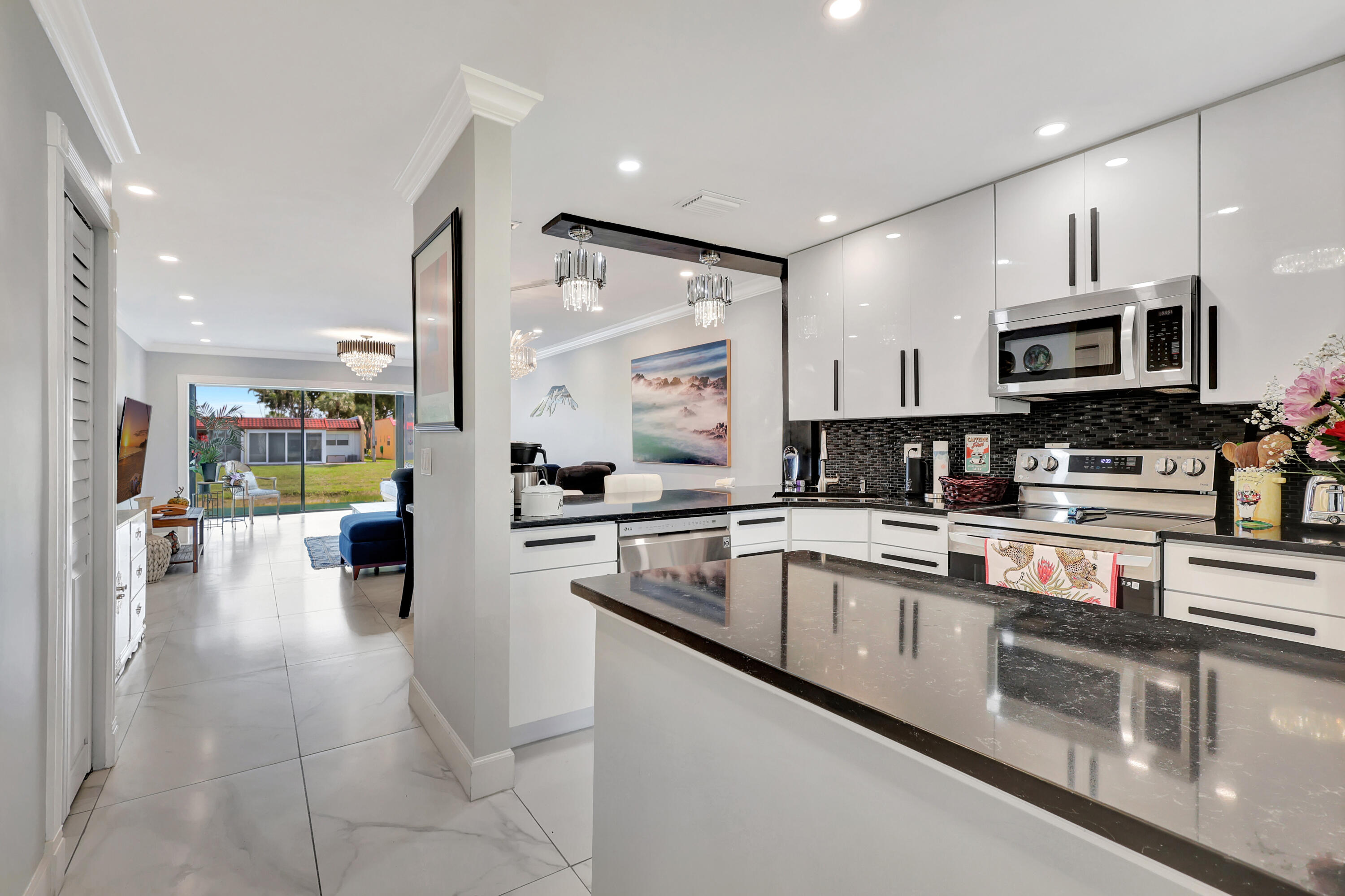212 Lake Helen Drive 212