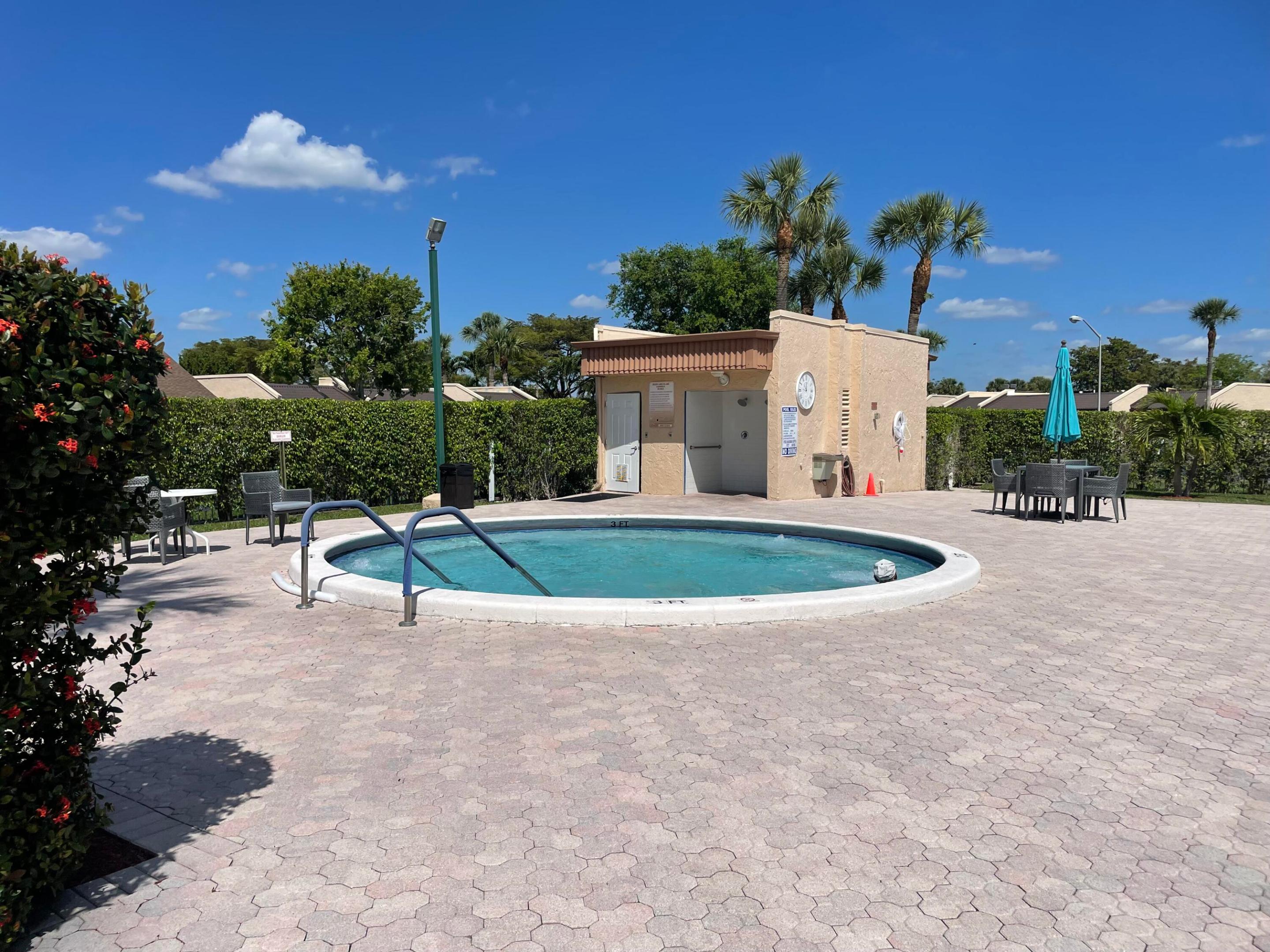 212 Lake Helen Drive 212