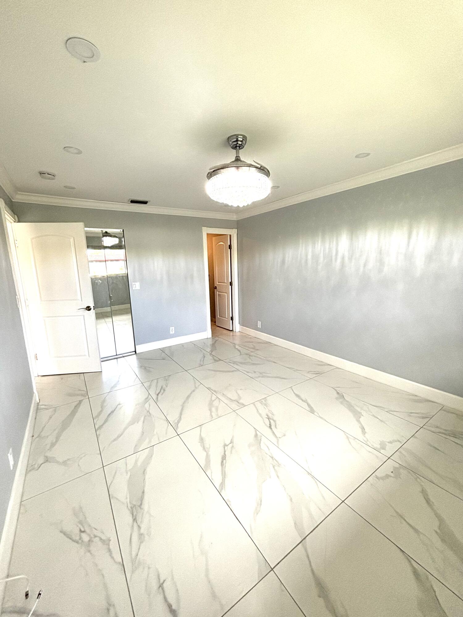 212 Lake Helen Drive 212