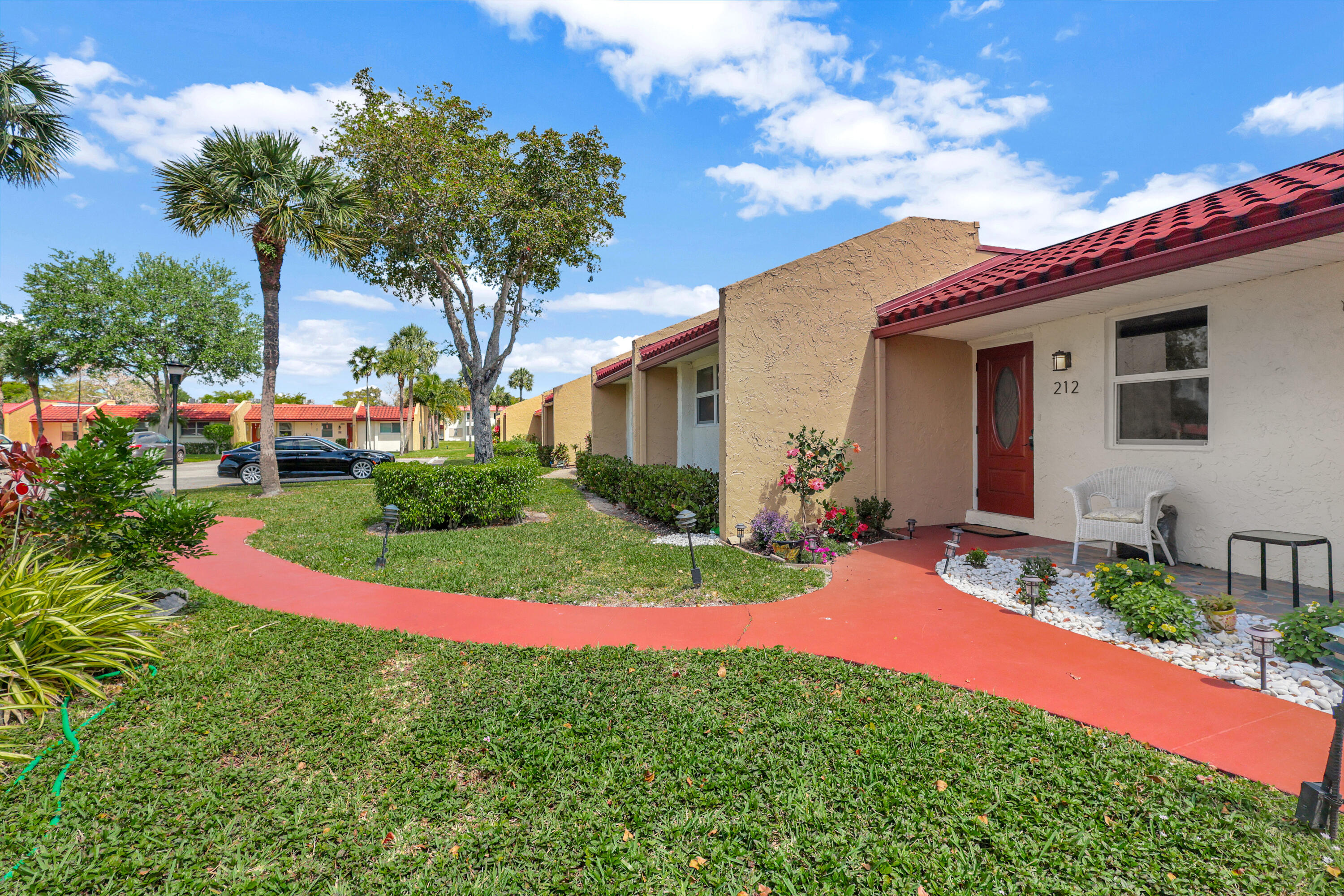 212 Lake Helen Drive 212