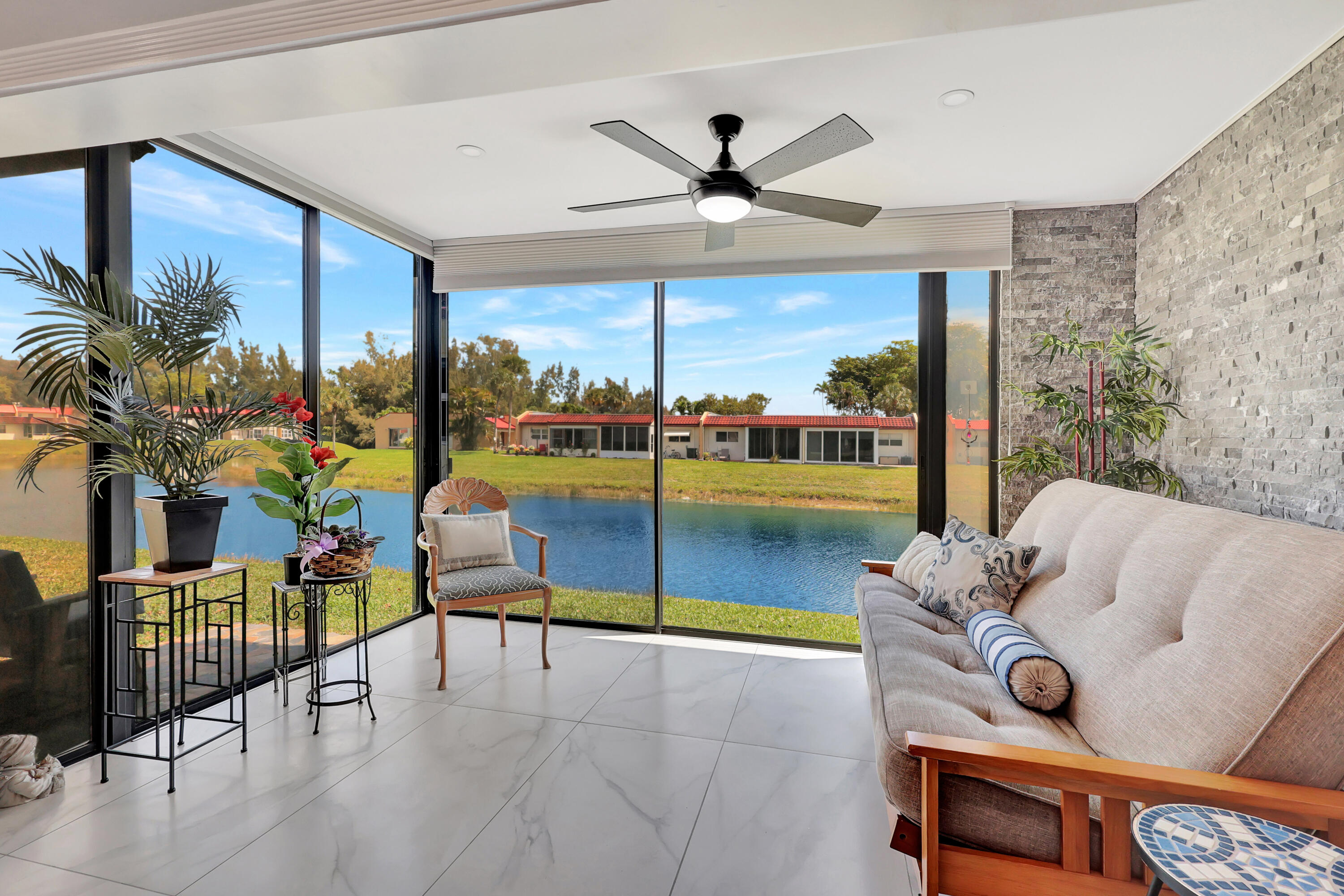 212 Lake Helen Drive 212
