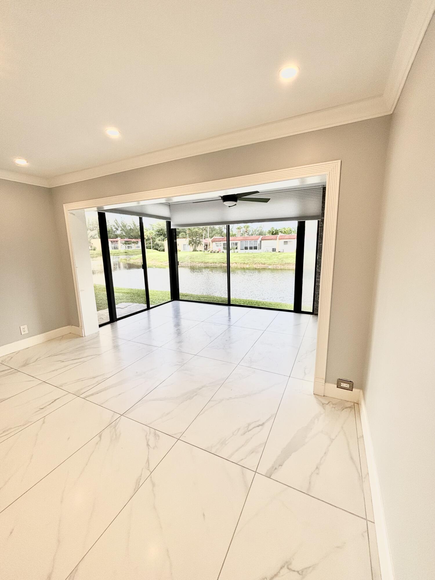 212 Lake Helen Drive 212