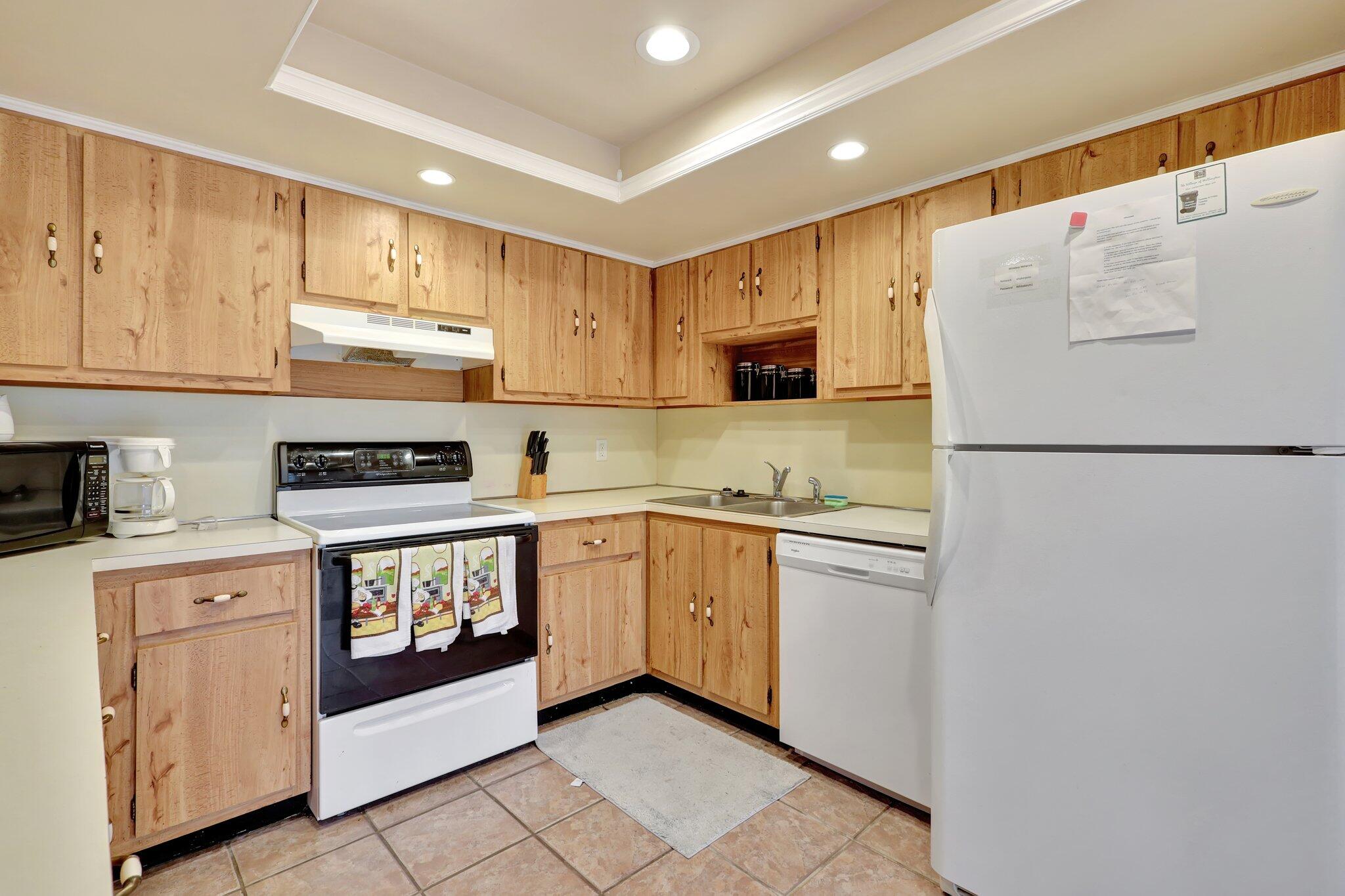 1558 Shaker Circle