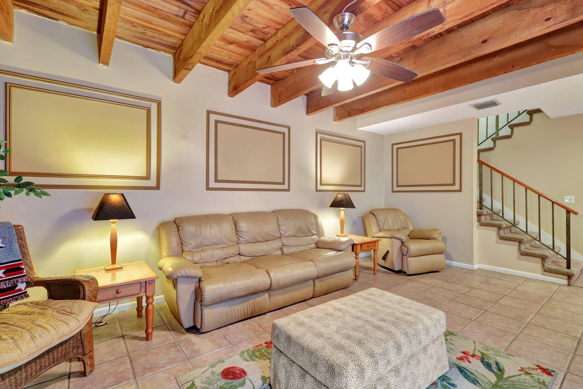 1558 Shaker Circle