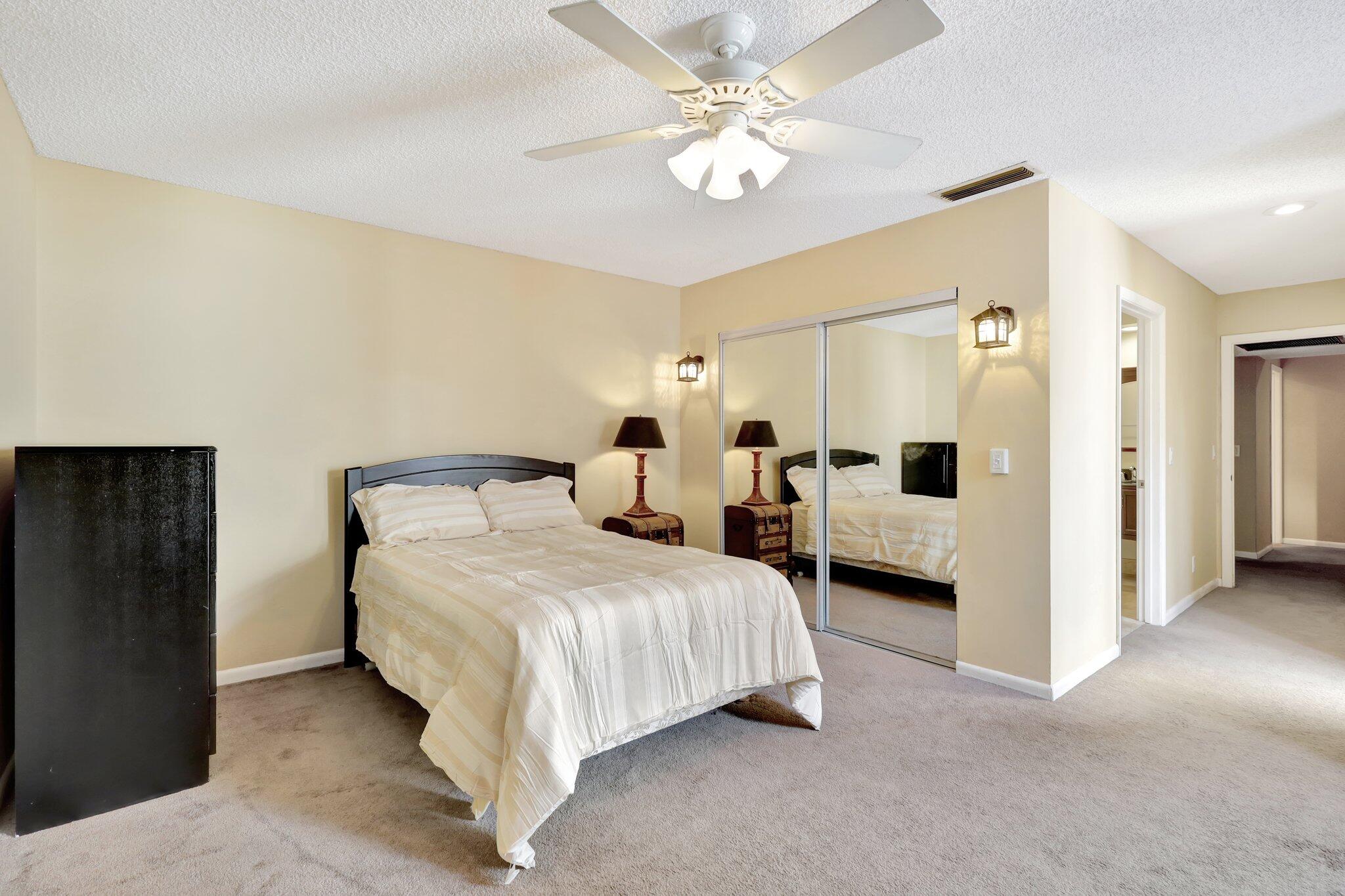 1558 Shaker Circle