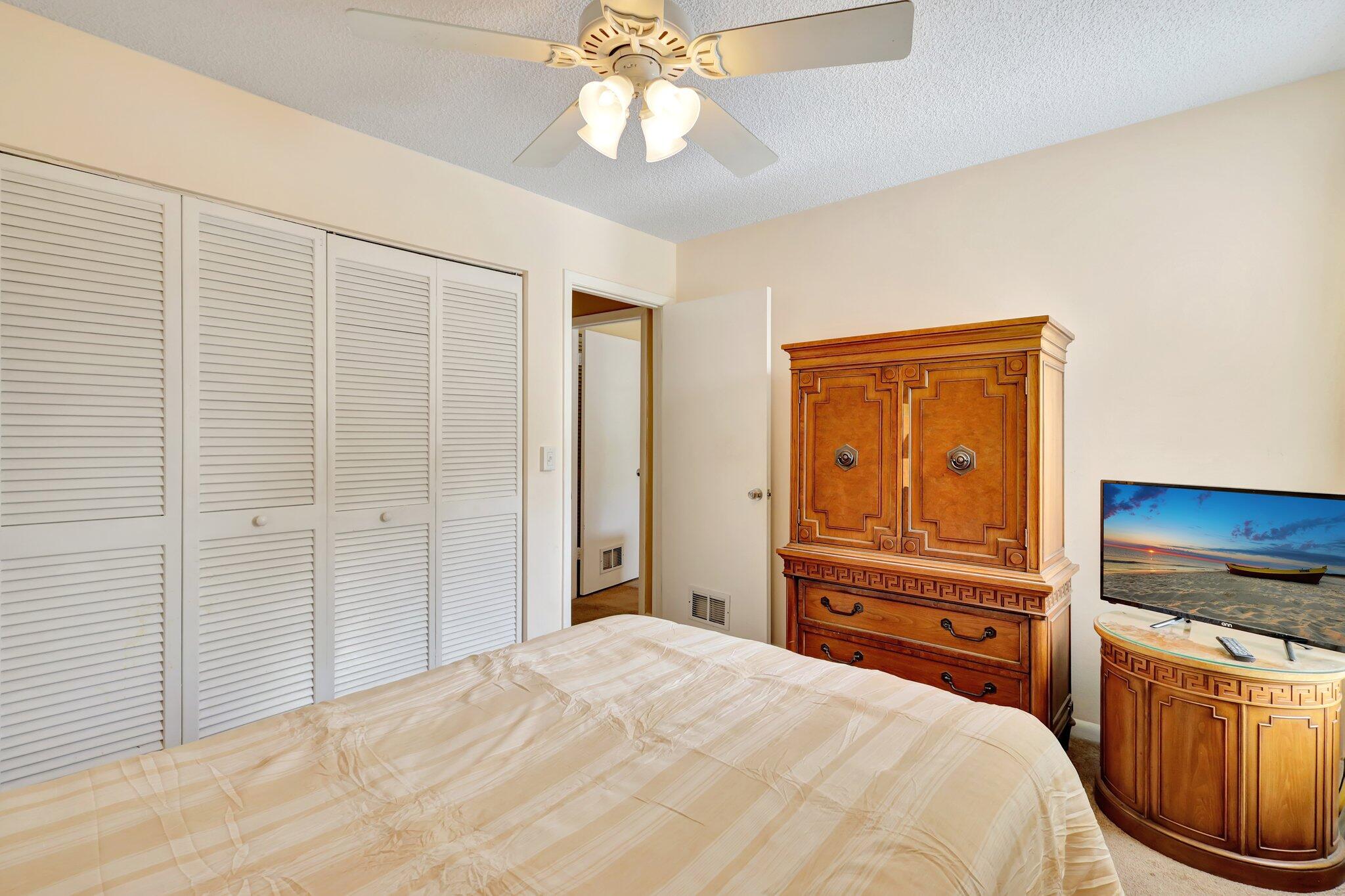1558 Shaker Circle