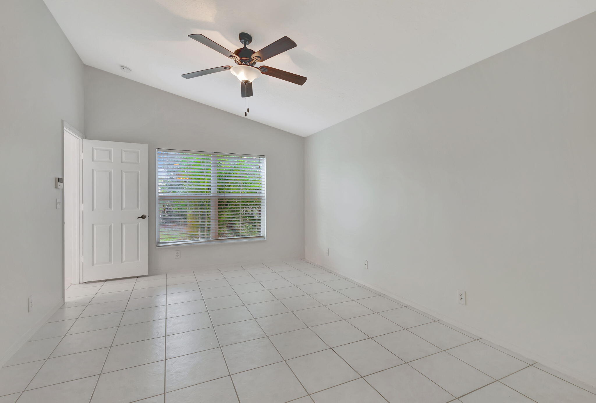 11495 Beacon Pointe Lane