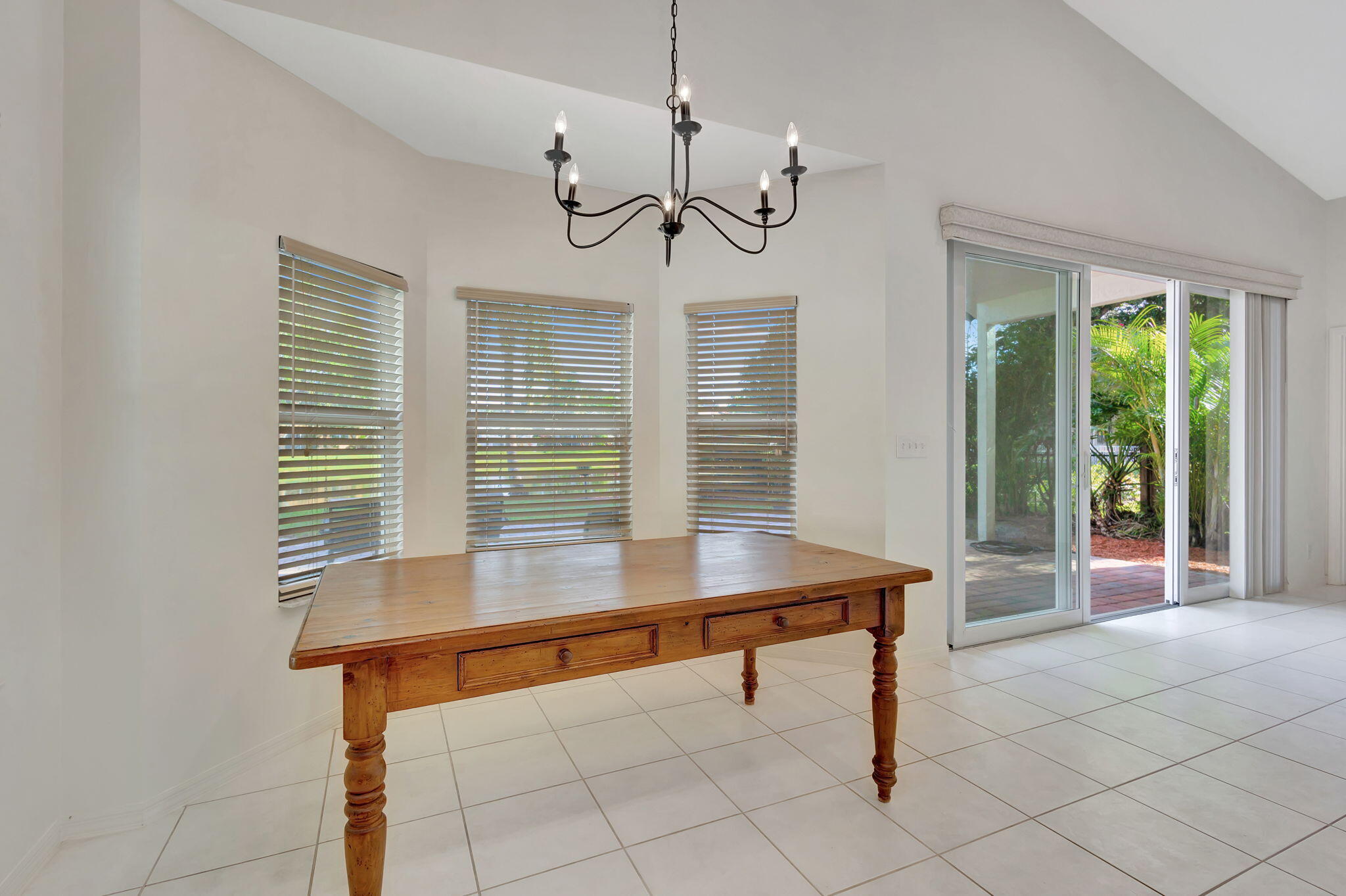 11495 Beacon Pointe Lane