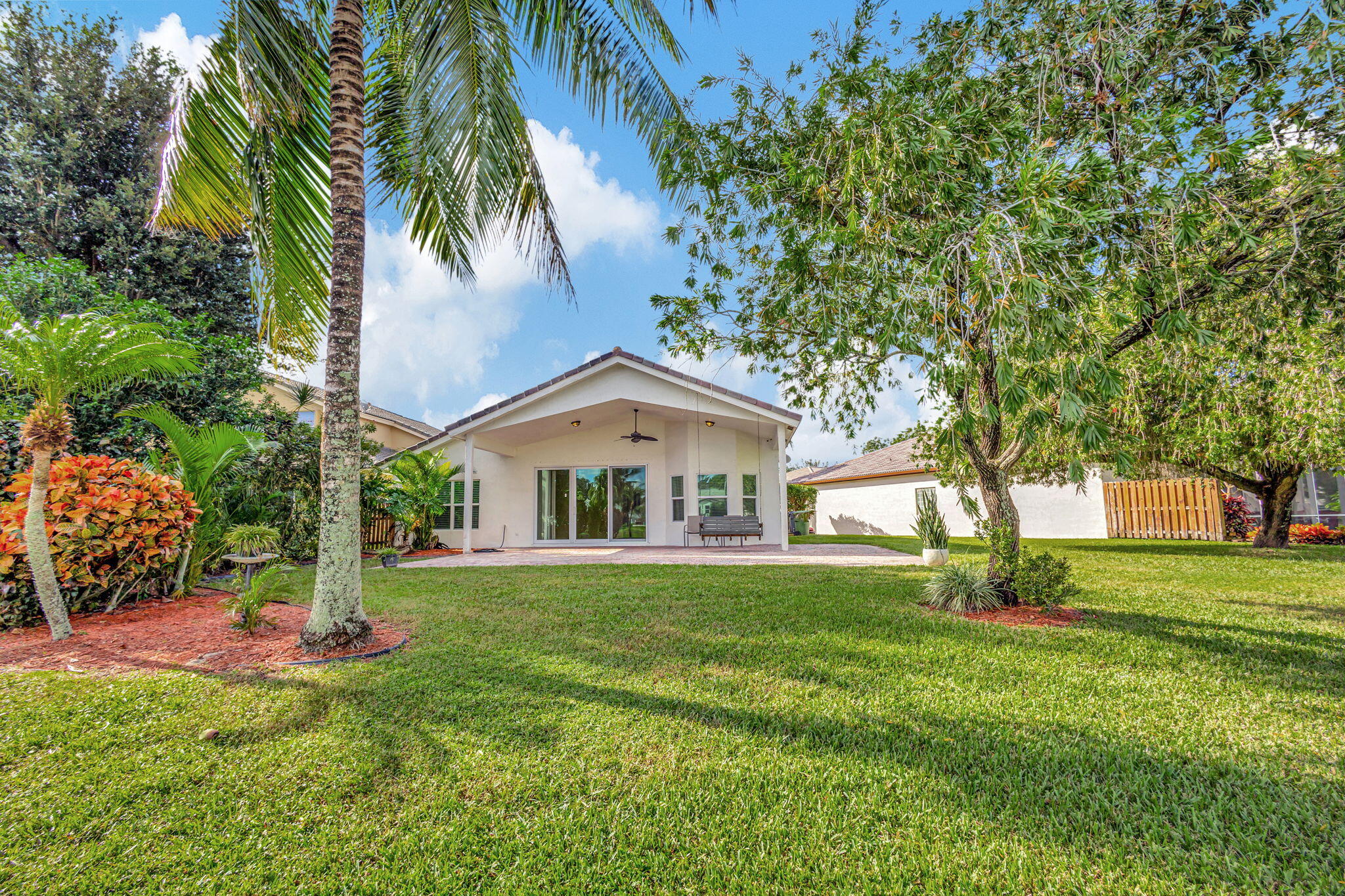 11495 Beacon Pointe Lane