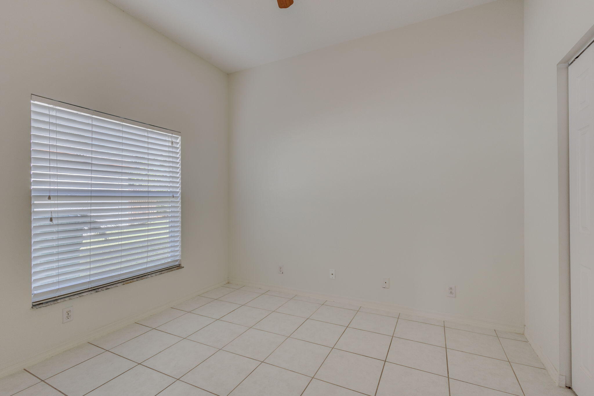 11495 Beacon Pointe Lane