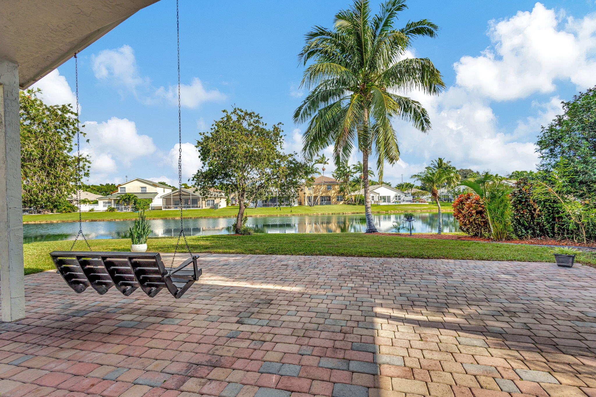 11495 Beacon Pointe Lane