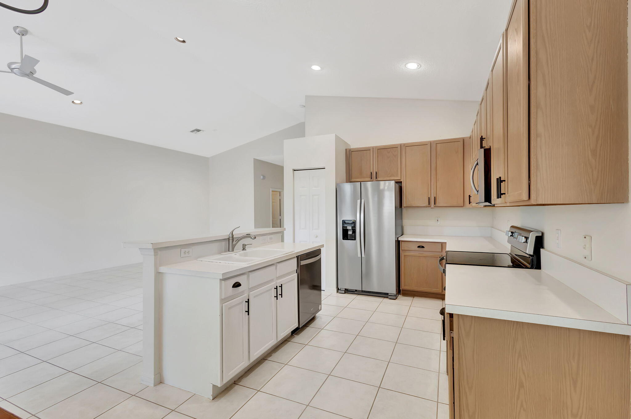 11495 Beacon Pointe Lane