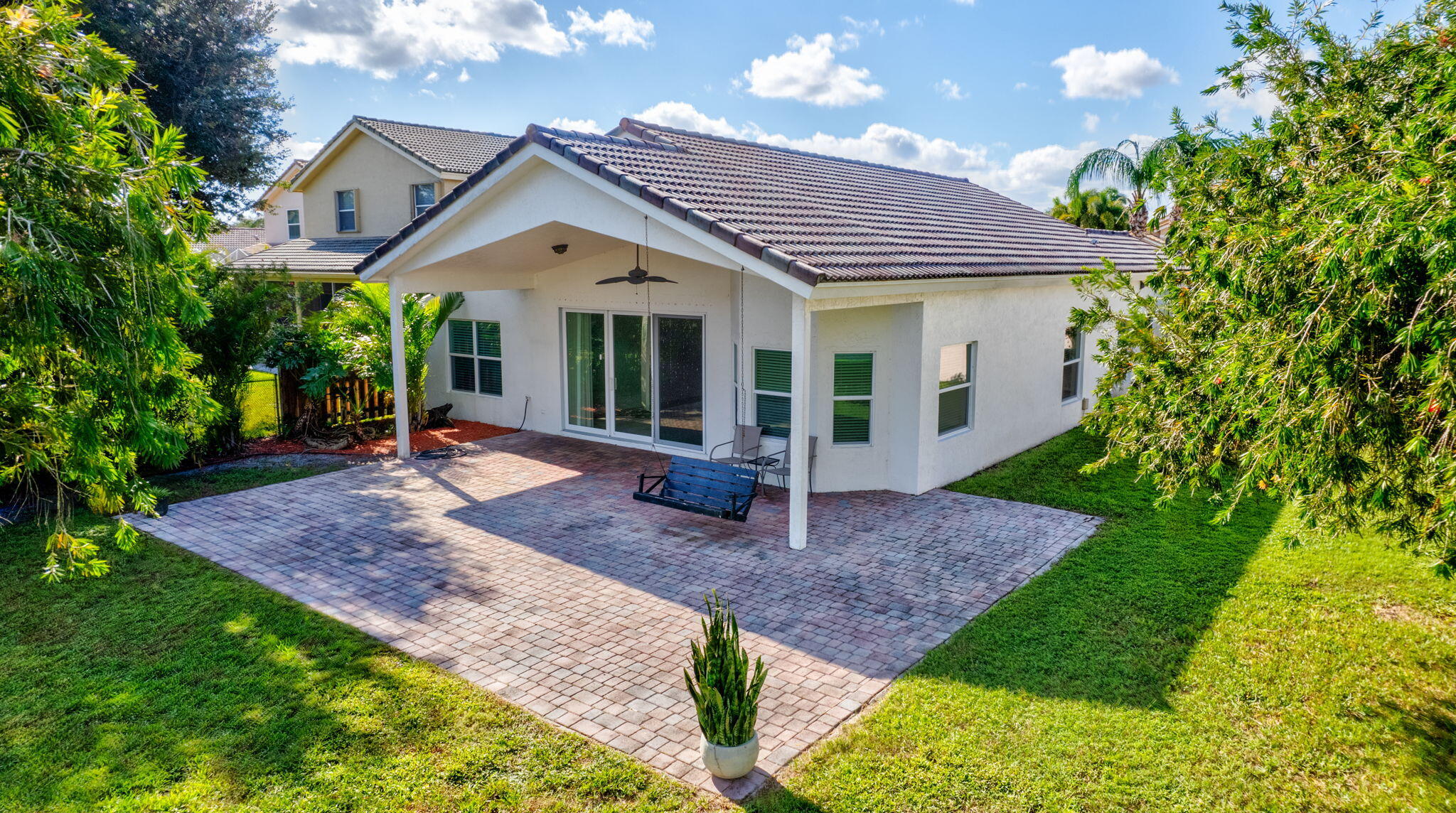 11495 Beacon Pointe Lane