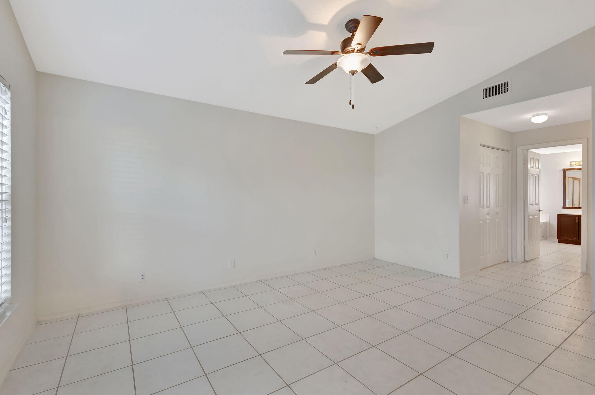 11495 Beacon Pointe Lane