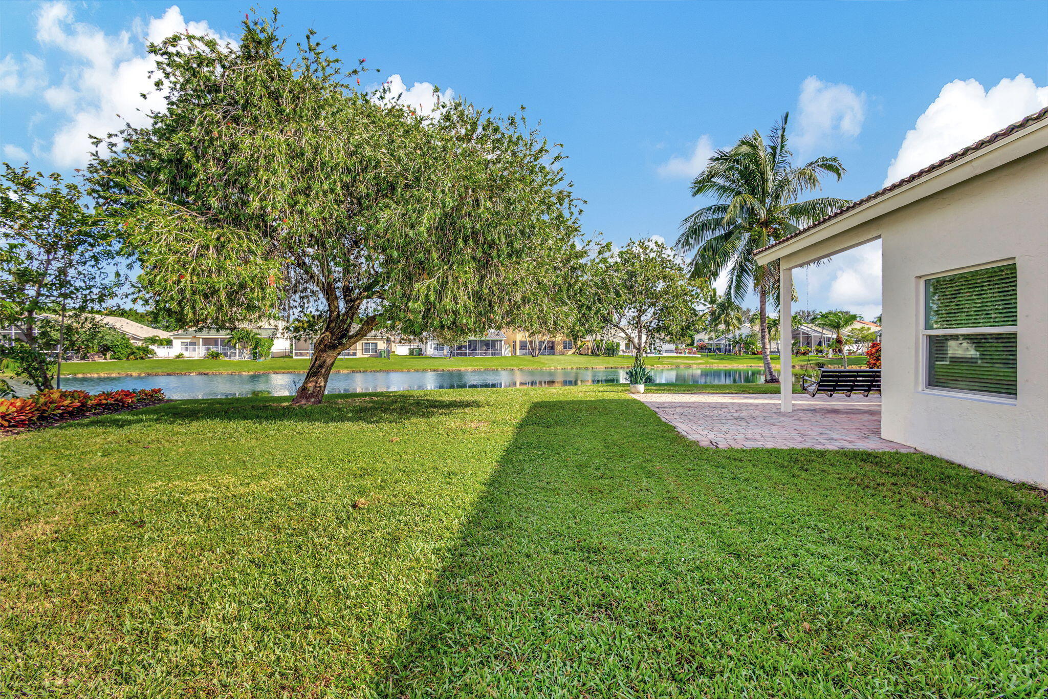 11495 Beacon Pointe Lane