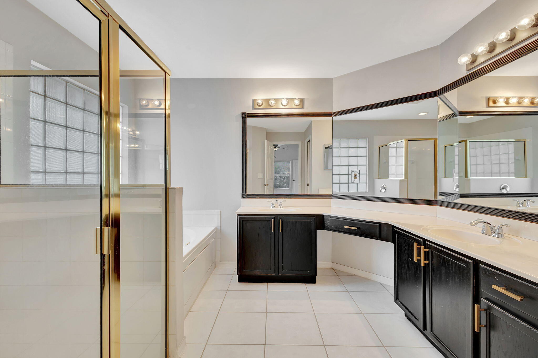 11495 Beacon Pointe Lane