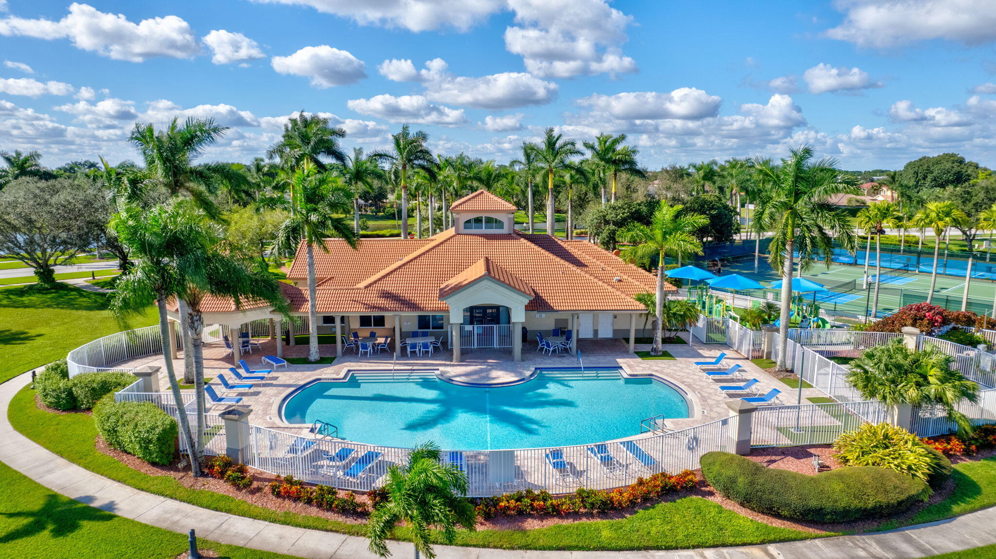 11495 Beacon Pointe Lane