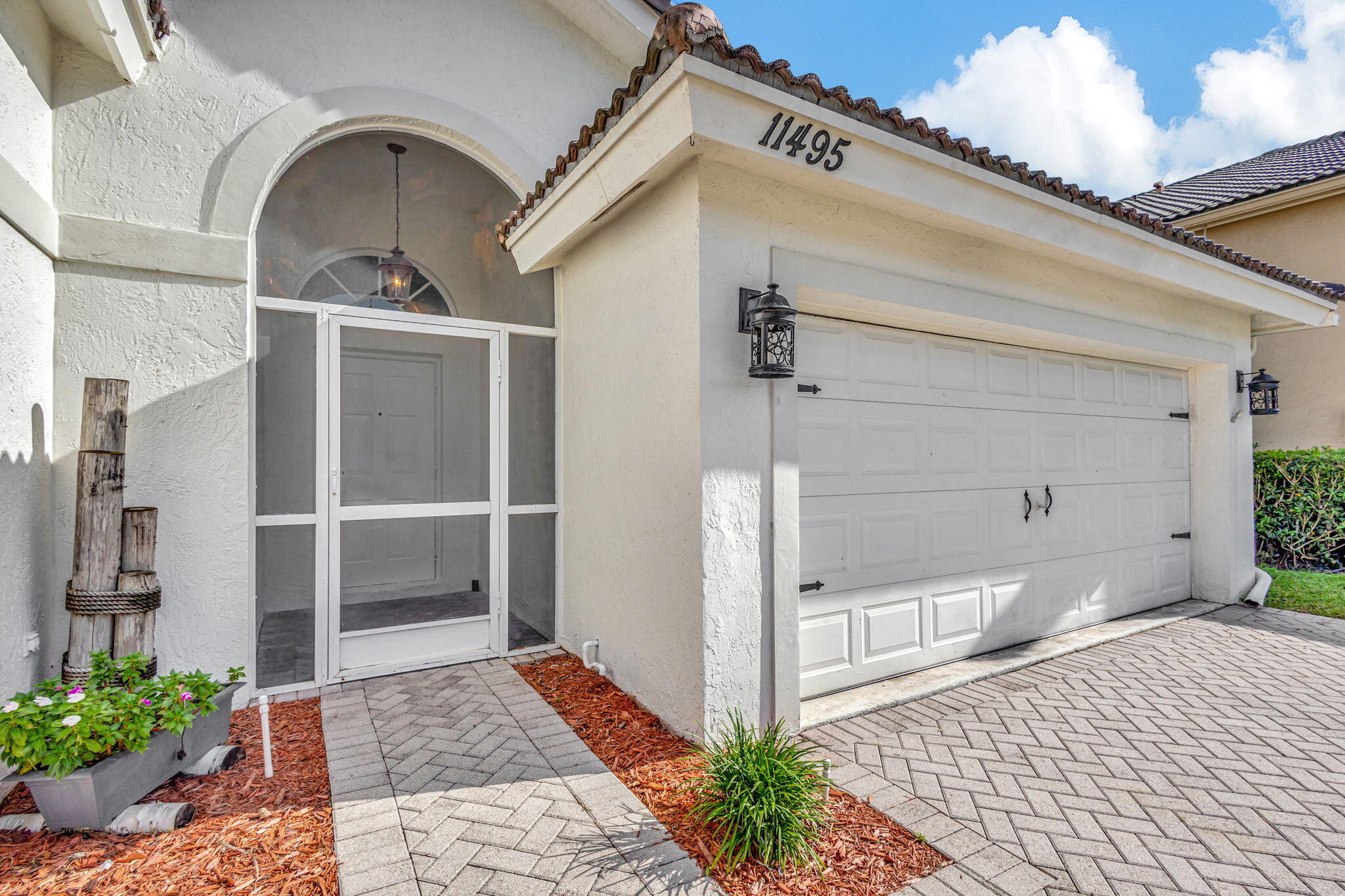 11495 Beacon Pointe Lane
