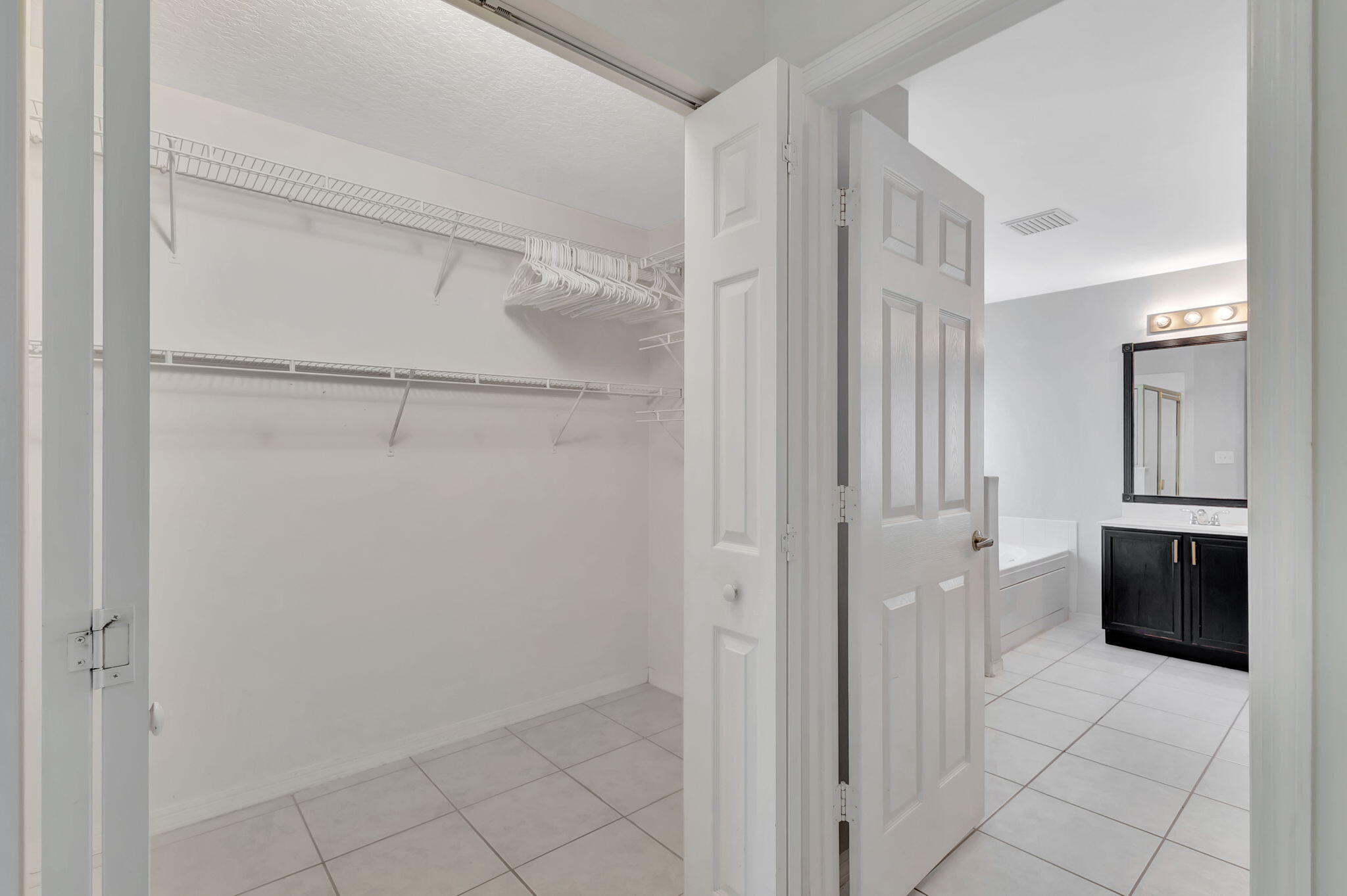11495 Beacon Pointe Lane