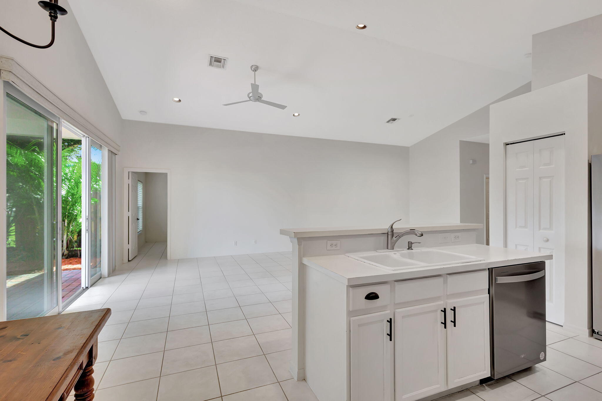 11495 Beacon Pointe Lane