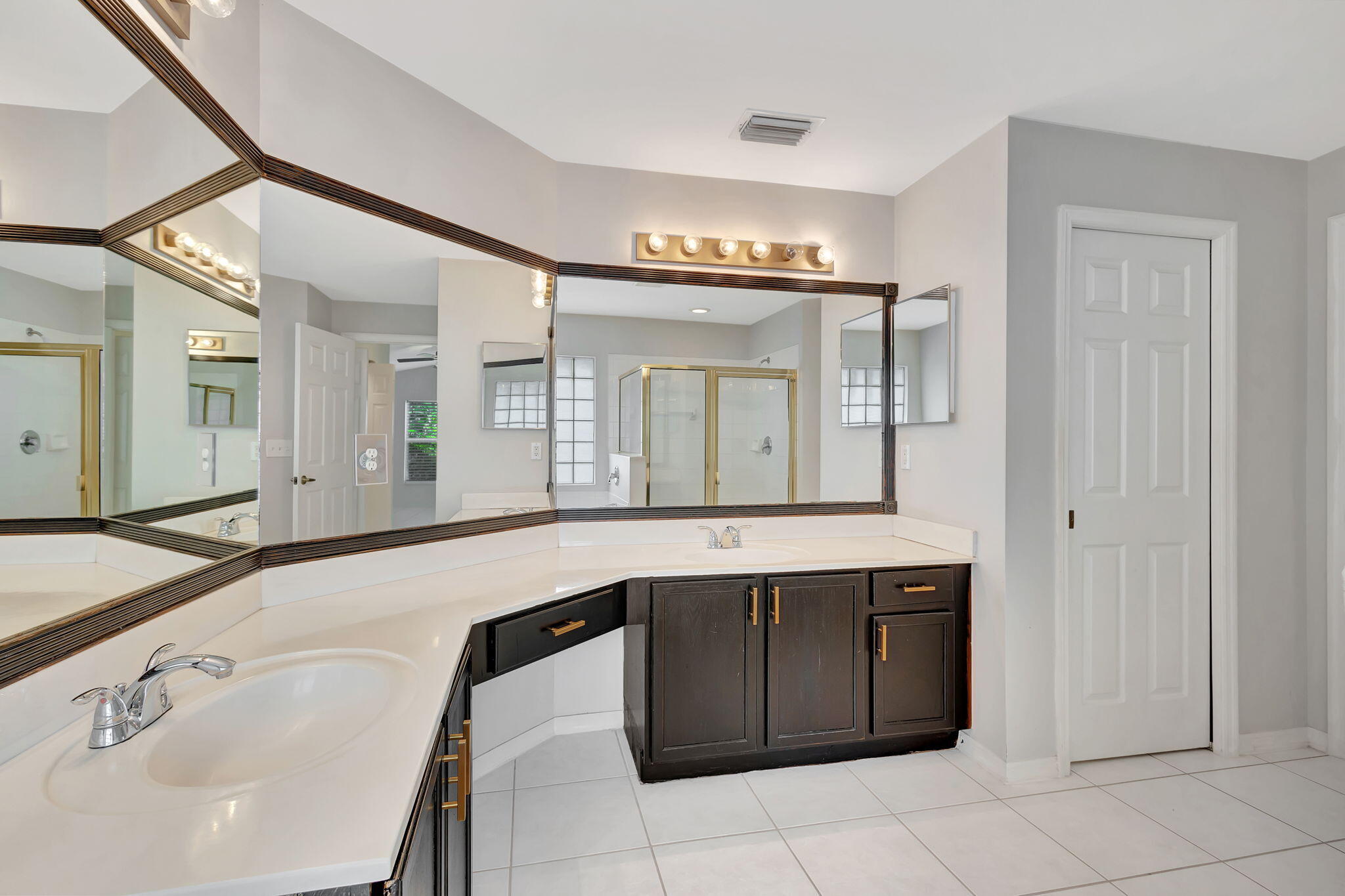 11495 Beacon Pointe Lane