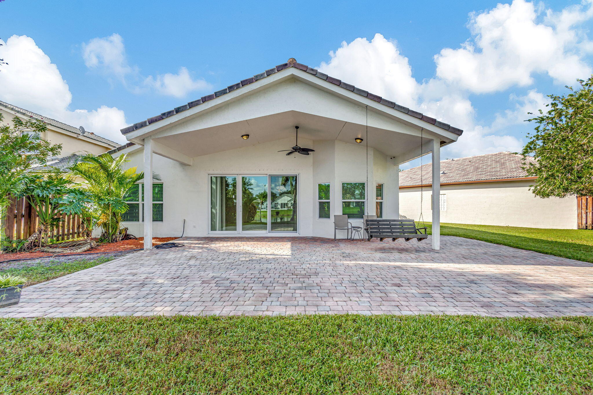 11495 Beacon Pointe Lane