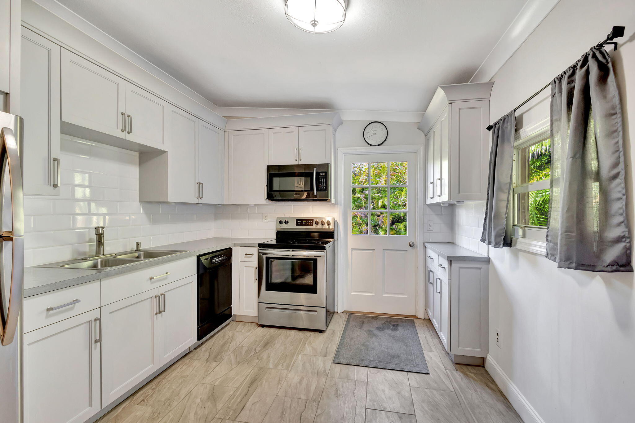 11225 68th Street N