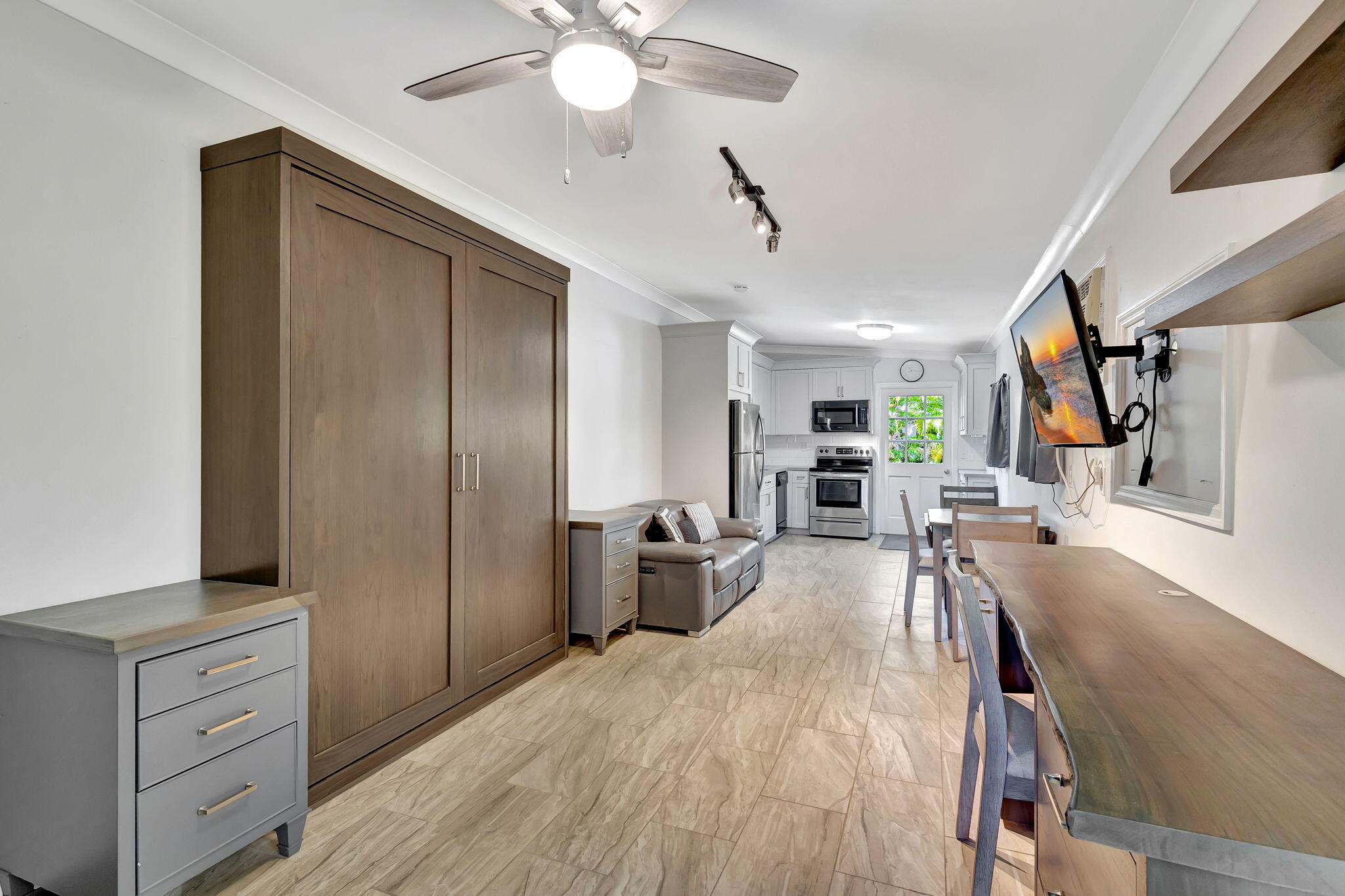 11225 68th Street N