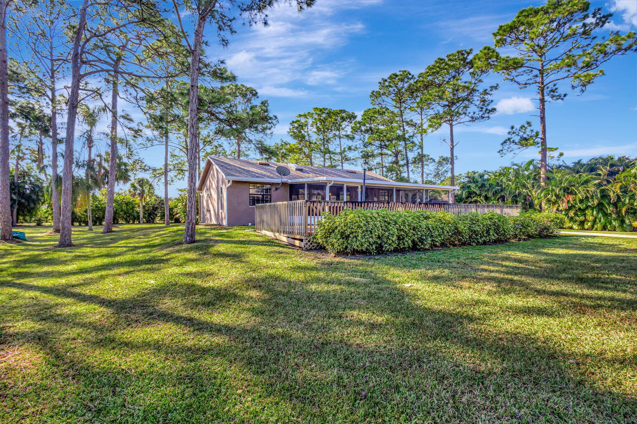 11225 68th Street N