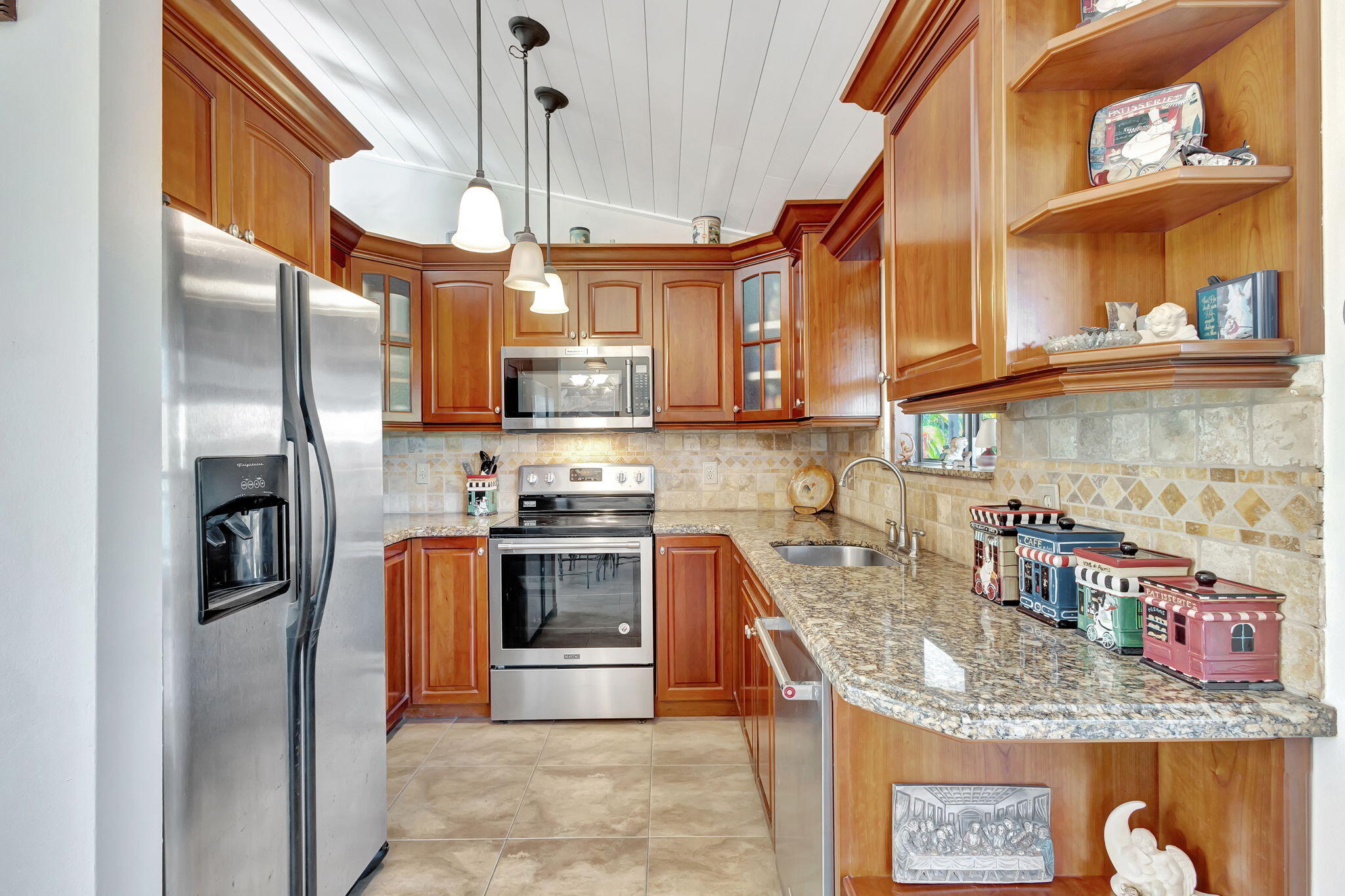 11225 68th Street N