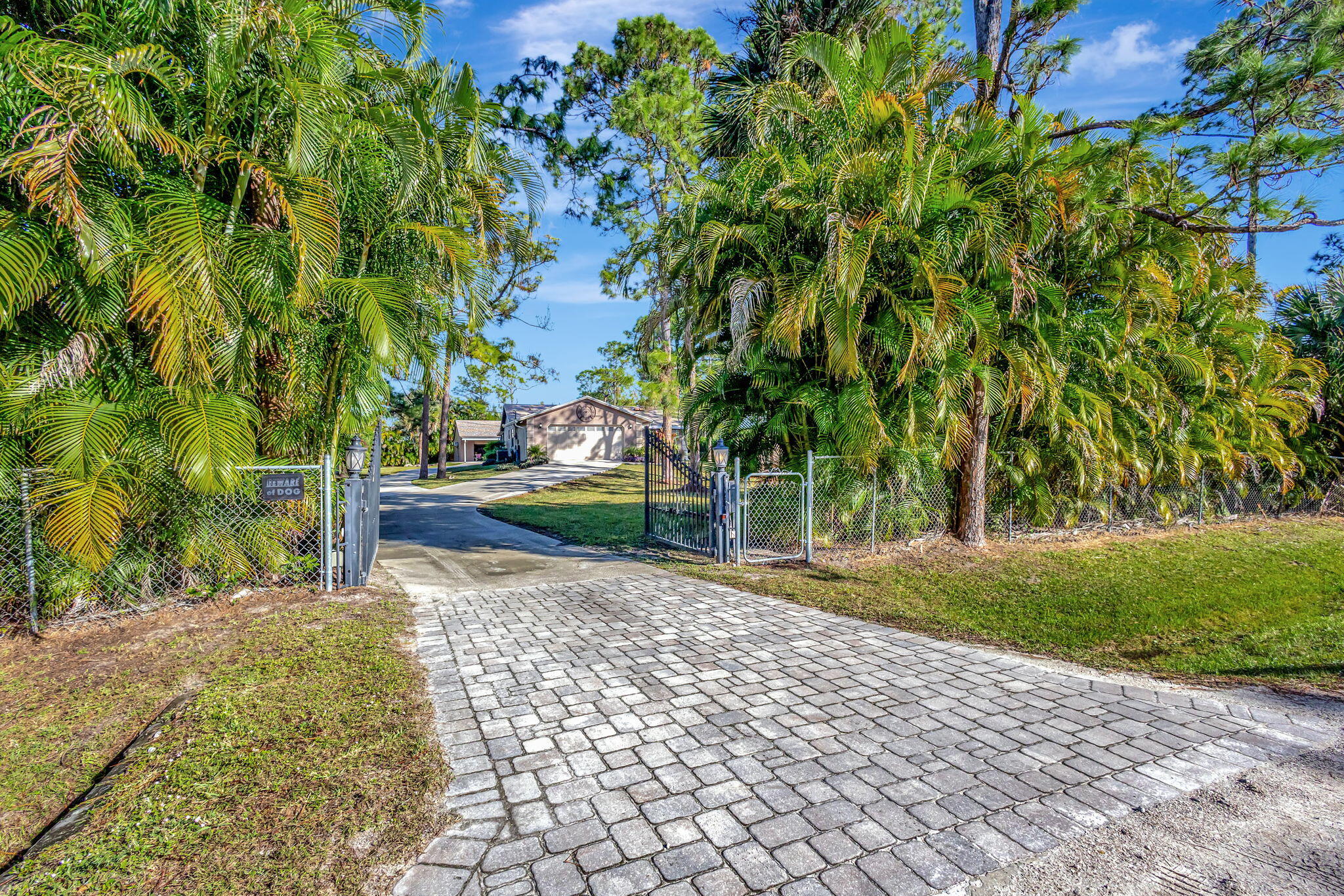 11225 68th Street N