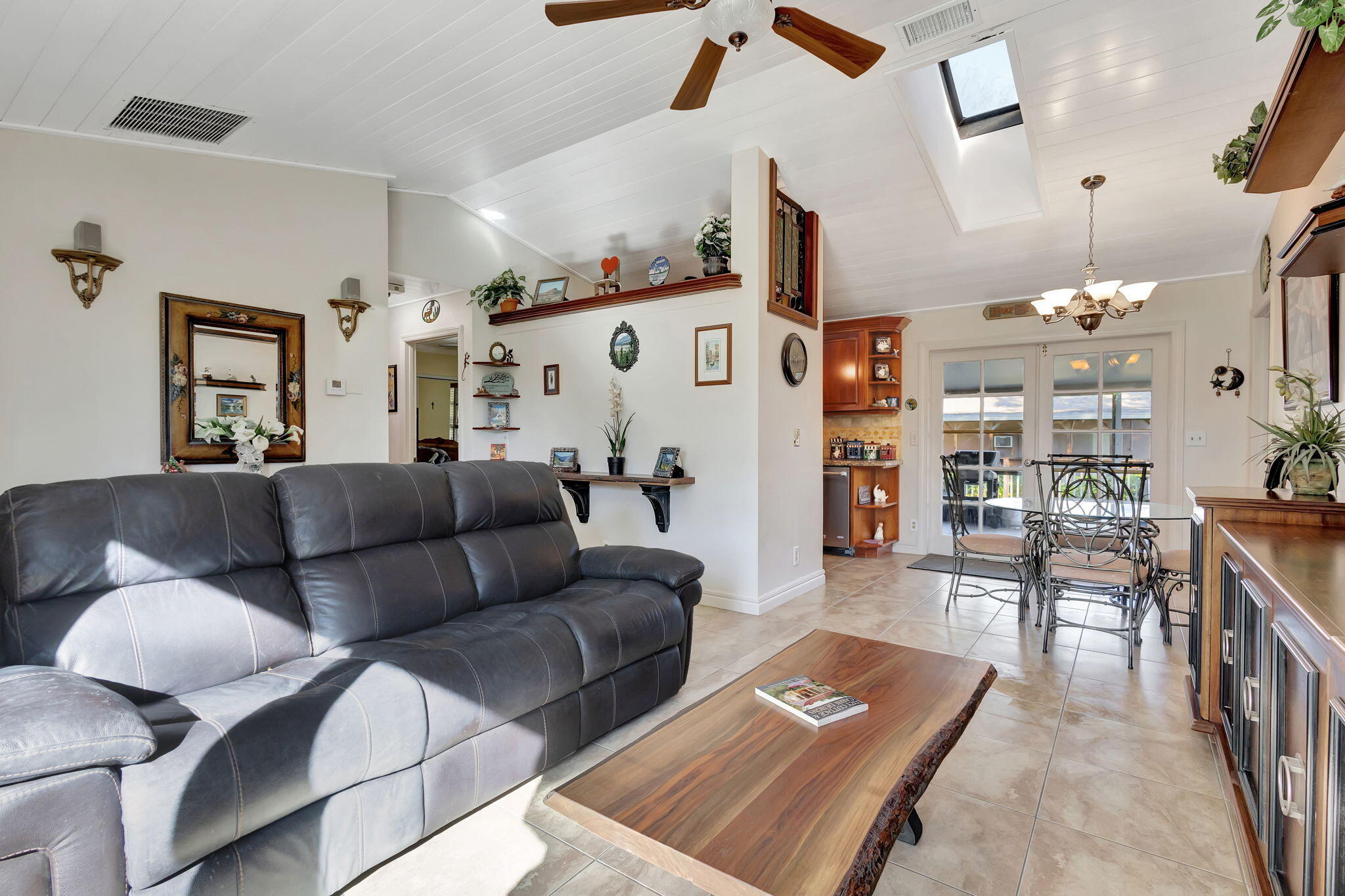 11225 68th Street N