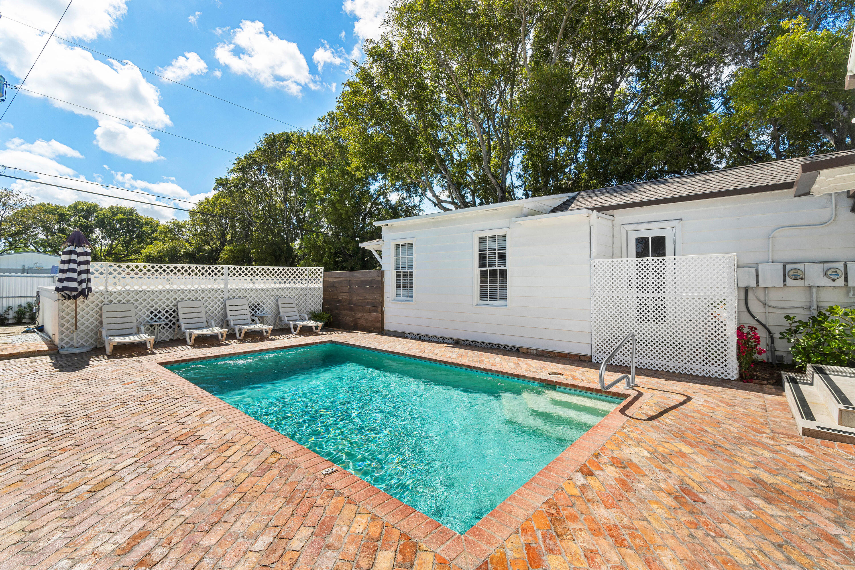 744 Sunset Road