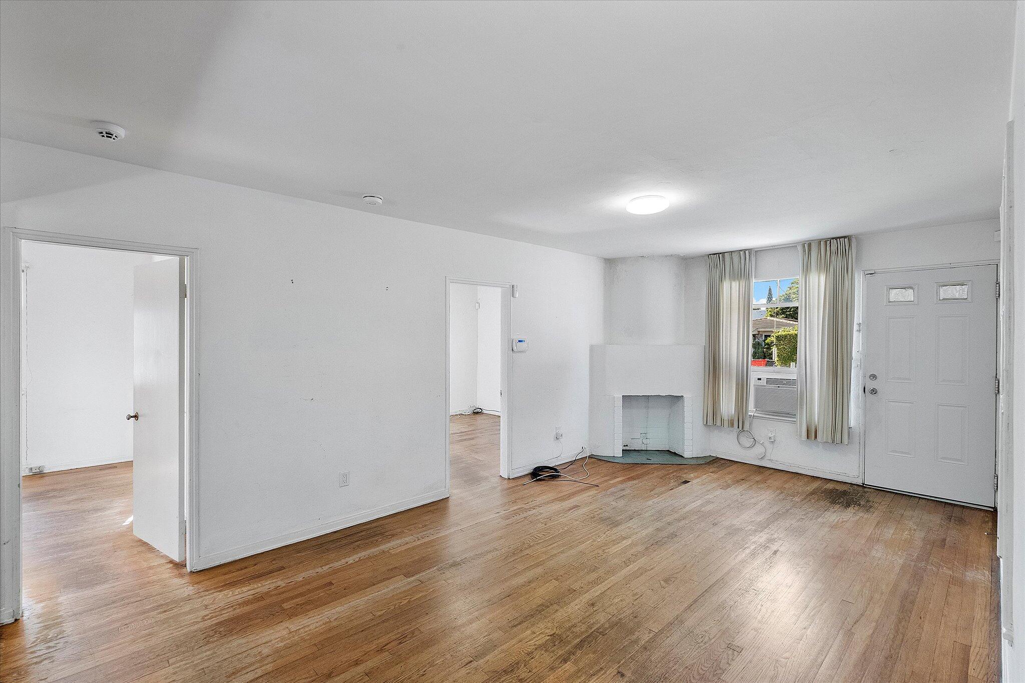 313 SW 32nd Avenue