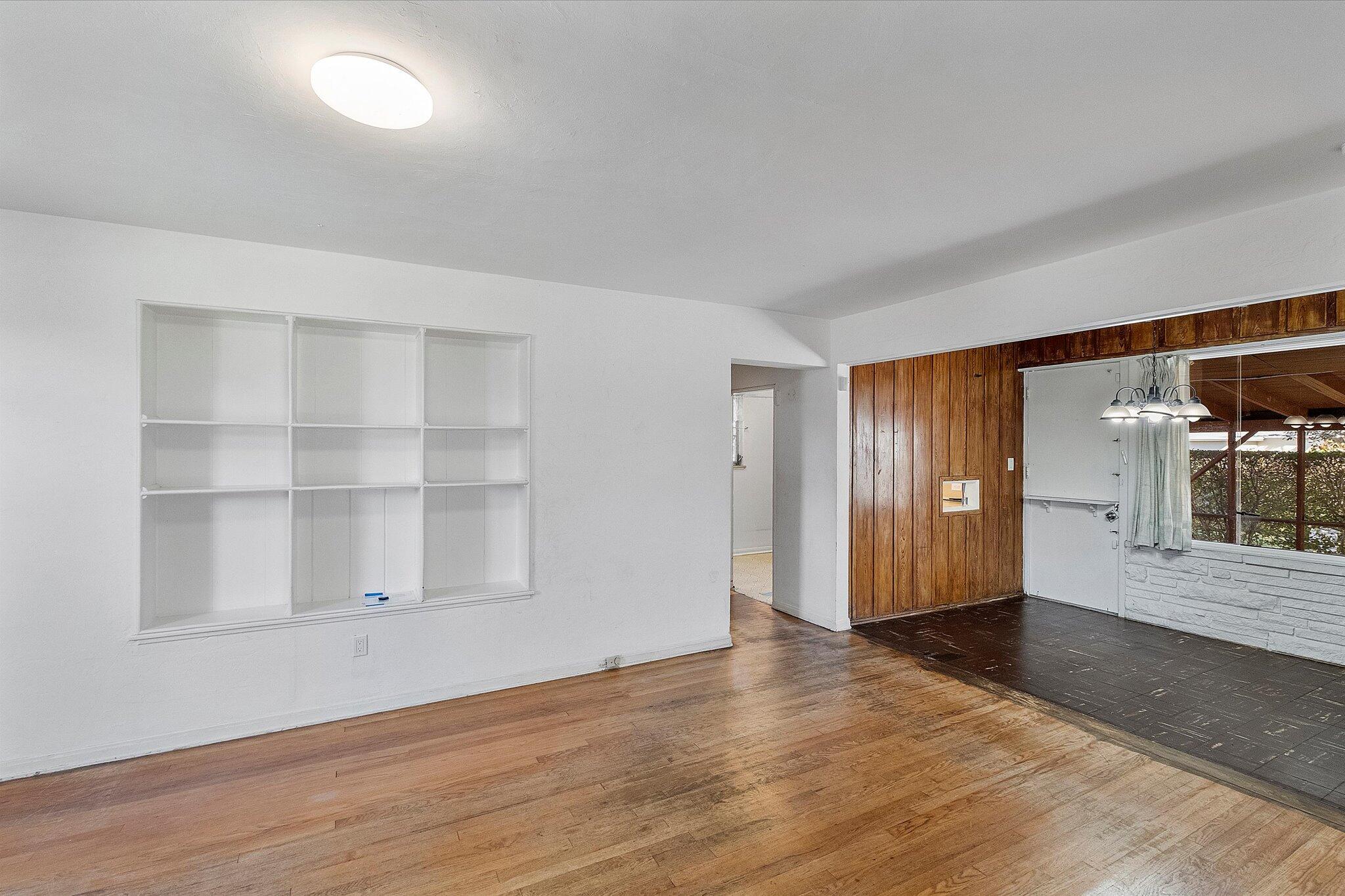 313 SW 32nd Avenue