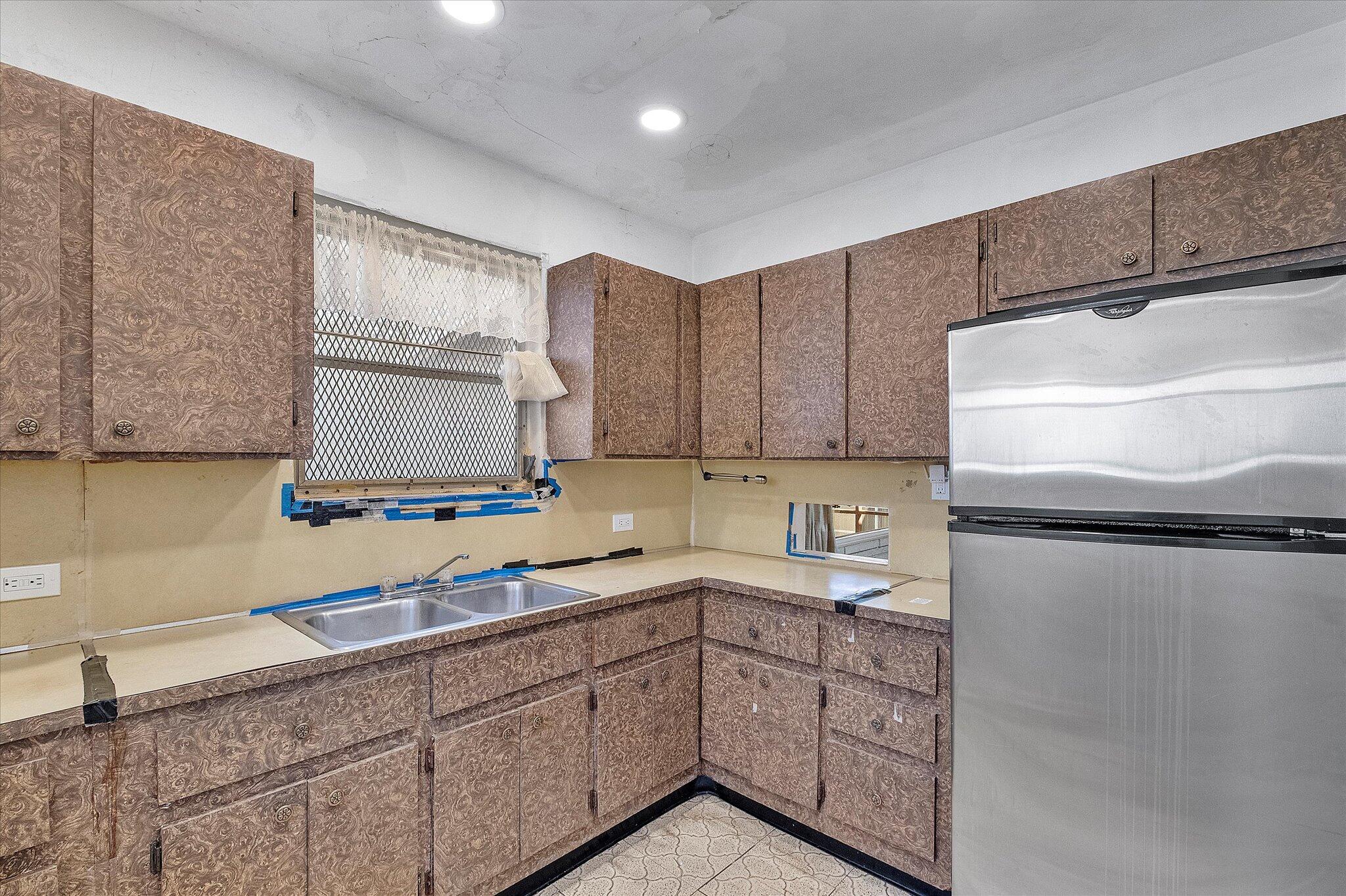 313 SW 32nd Avenue