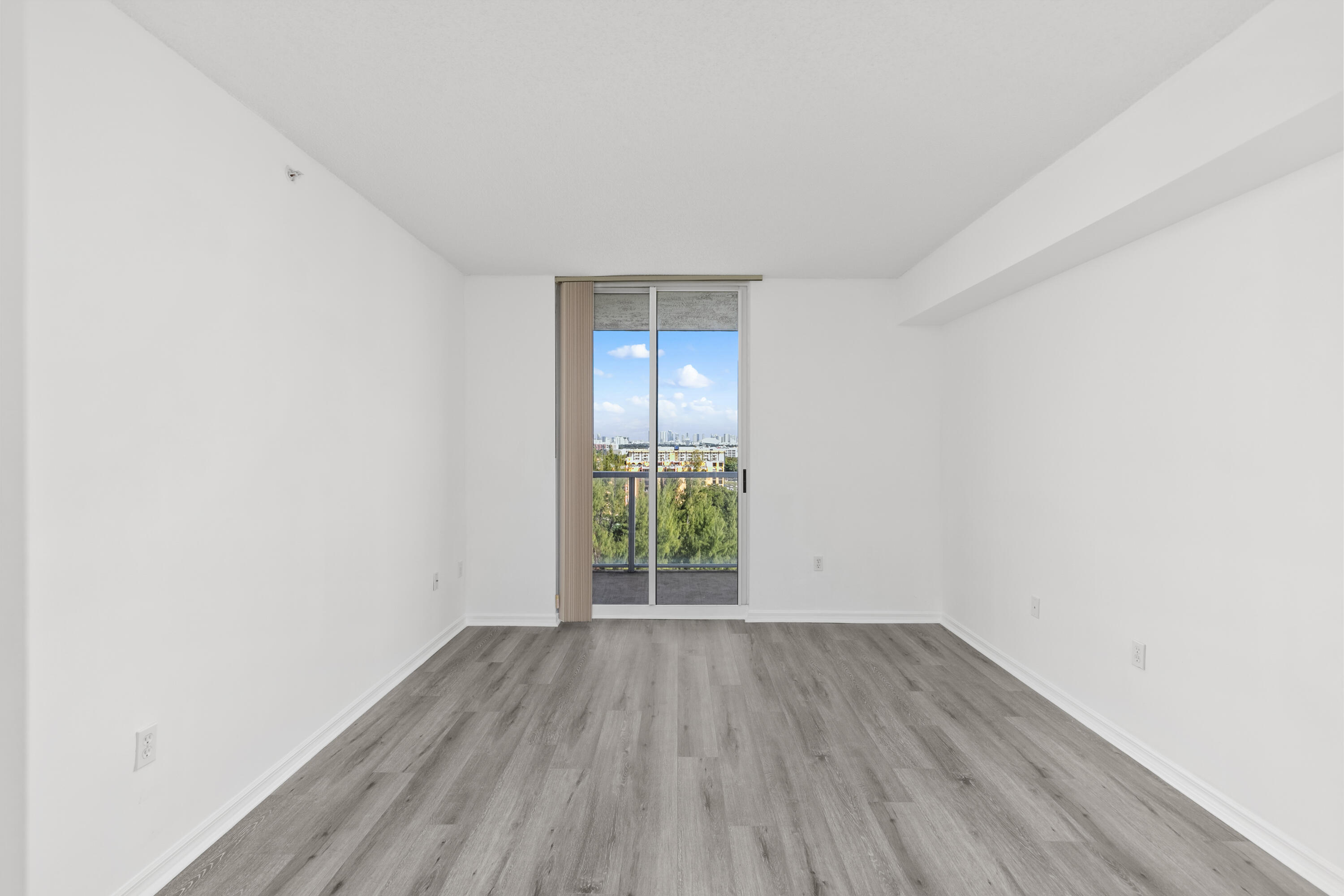 5077 NW 7th Street 1211