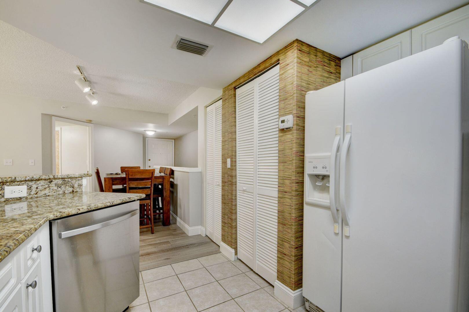 300 Crestwood Court N 304