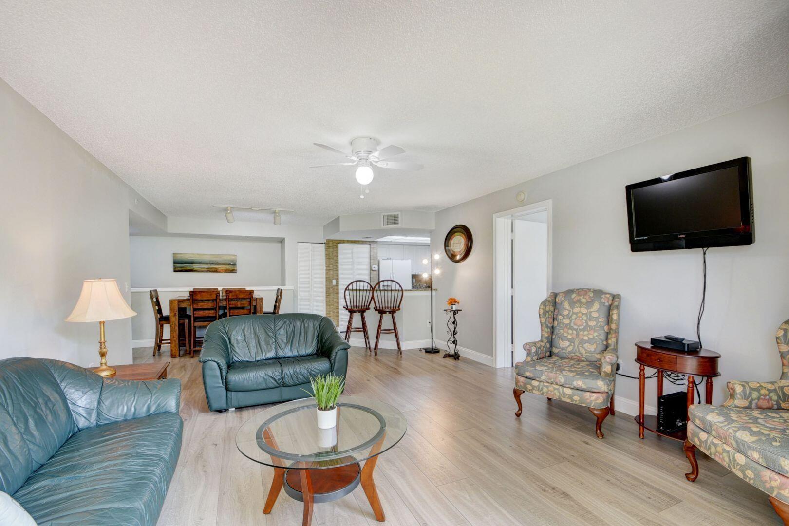 300 Crestwood Court N 304