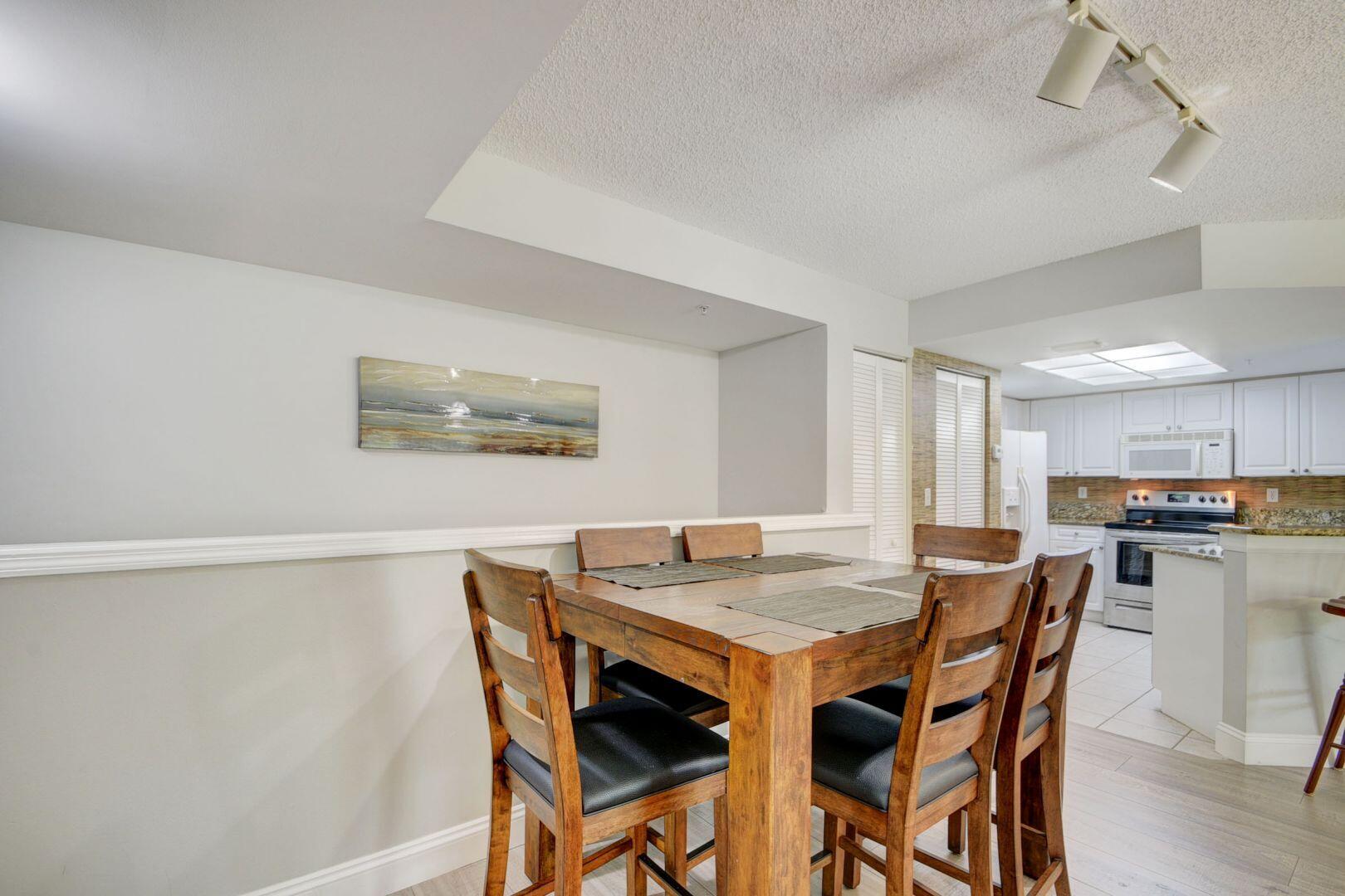 300 Crestwood Court N 304